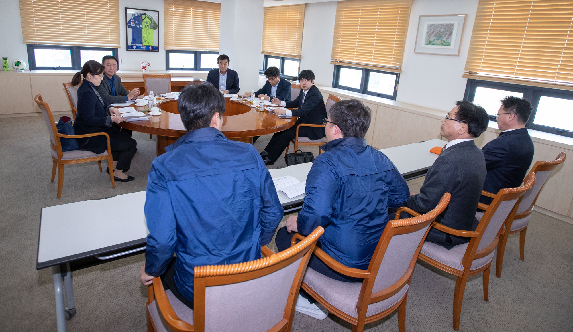 스포츠;정치;선거운동;자유한국당;황교안;강기윤;축구장유세;경남FC;상벌위원회