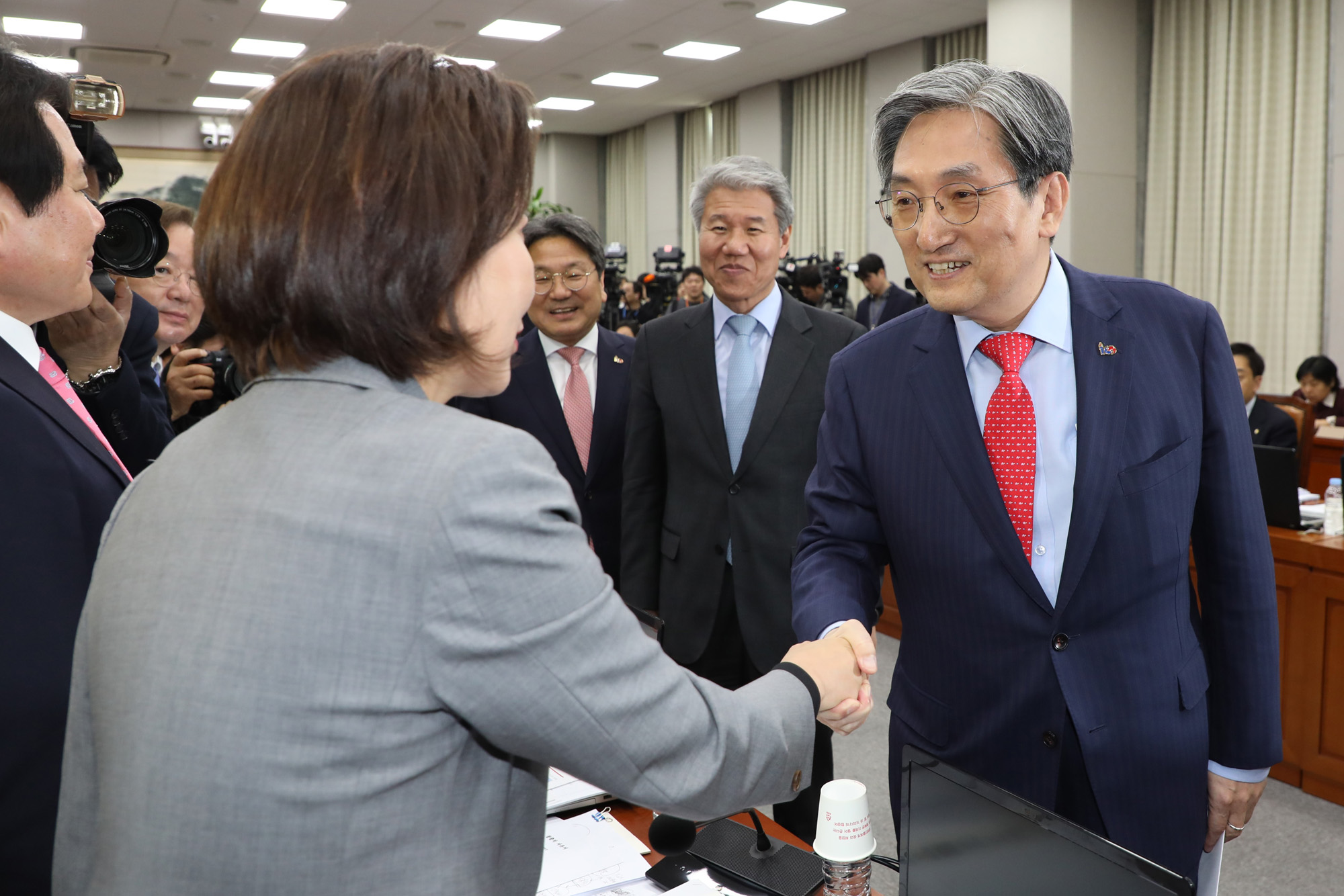 국회운영위원회;청와대업무보고;대통령비서실장;노영민비서실장;나경원원내대표