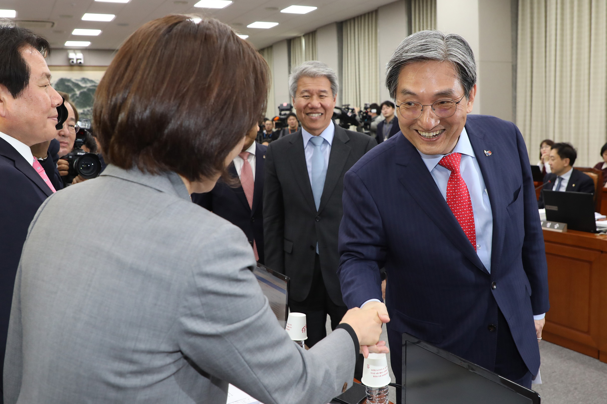 국회운영위원회;청와대업무보고;대통령비서실장;노영민비서실장;나경원원내대표