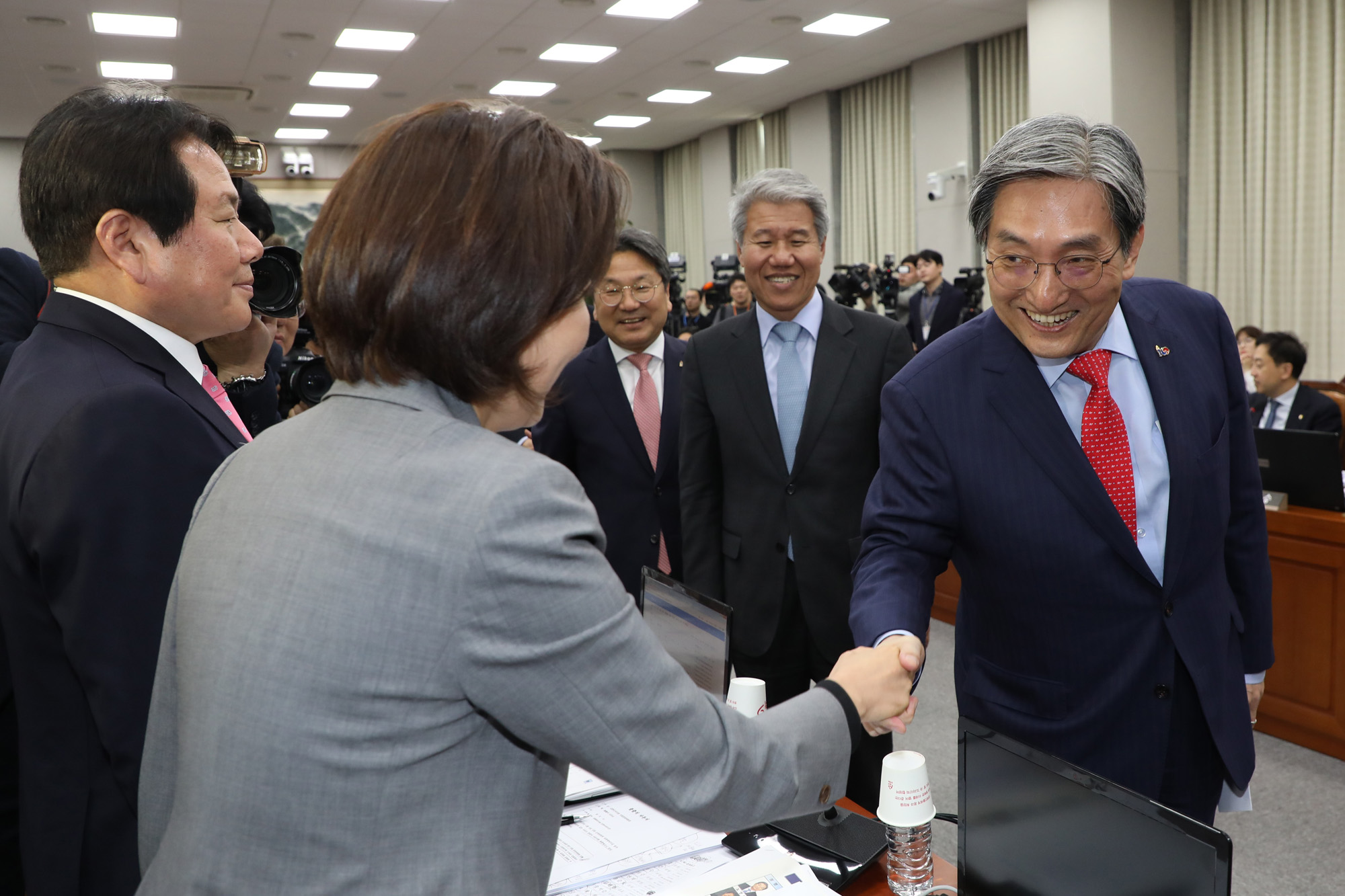 국회운영위원회;청와대업무보고;대통령비서실장;노영민비서실장;나경원원내대표