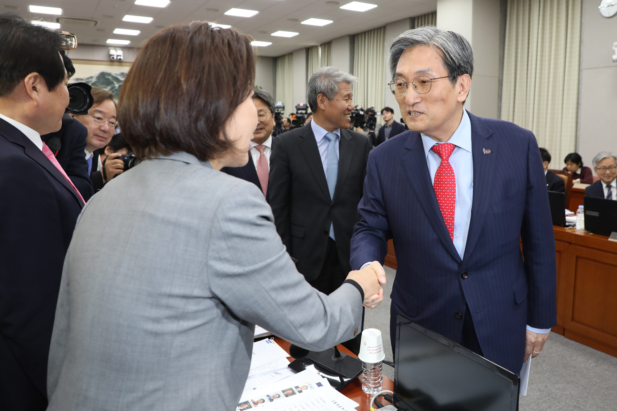 국회운영위원회;청와대업무보고;대통령비서실장;노영민비서실장;나경원원내대표