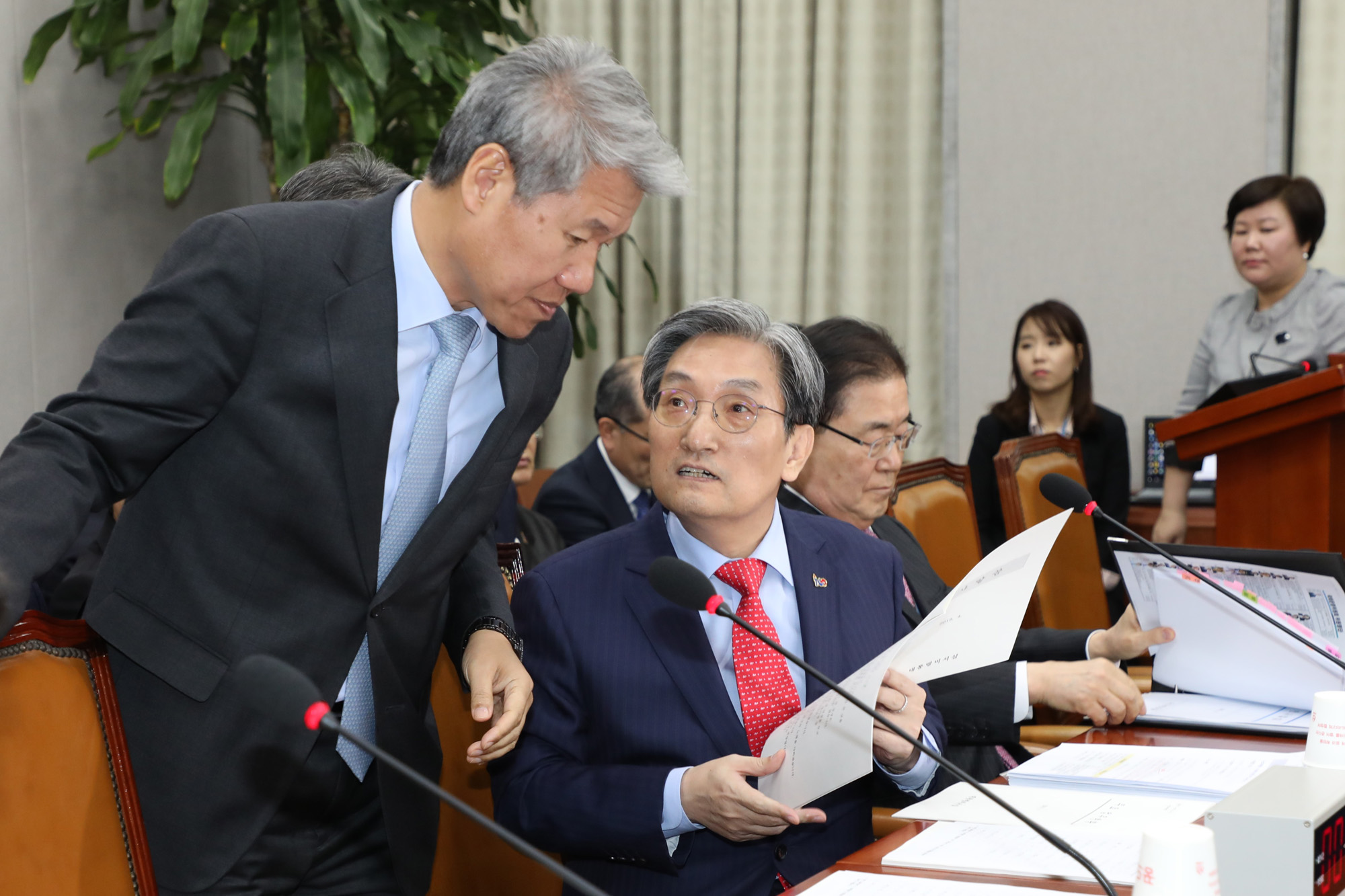 국회운영위원회;청와대업무보고;대통령비서실장;노영민비서실장