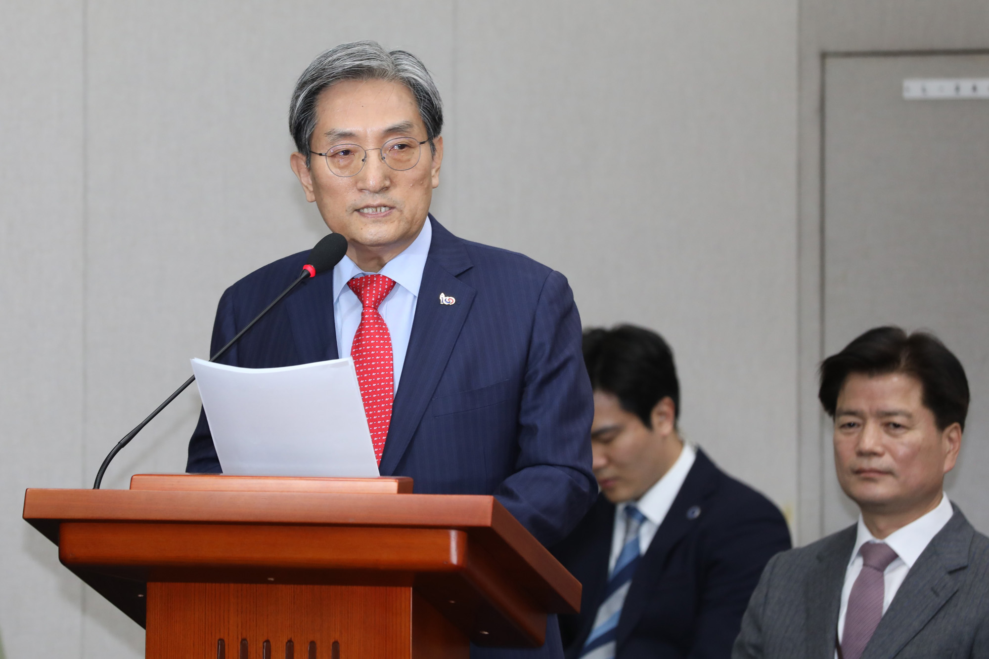 국회운영위원회;청와대업무보고;대통령비서실장;노영민비서실장