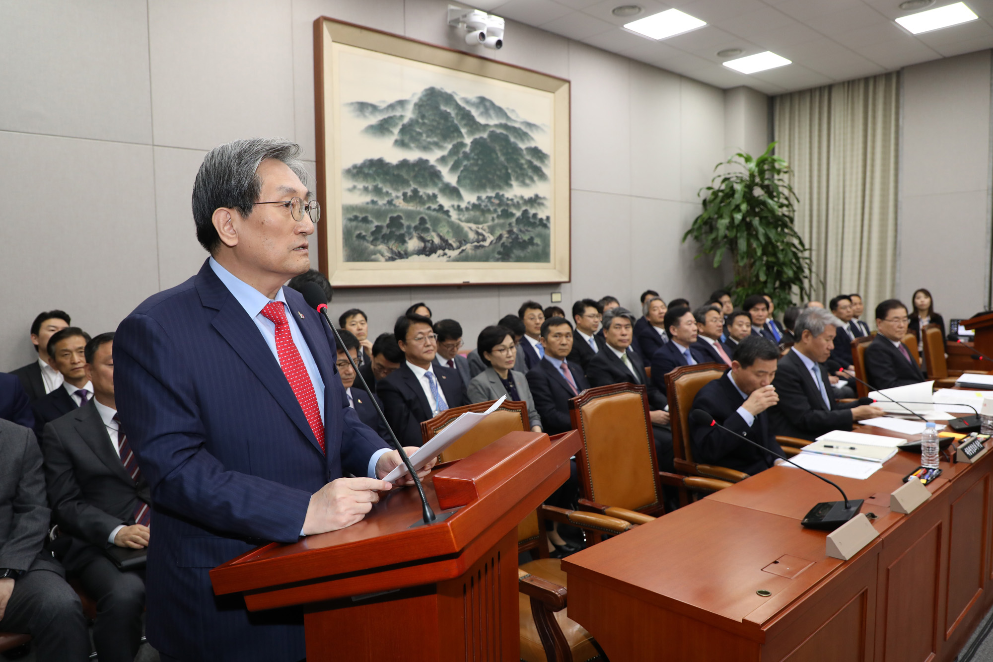 국회운영위원회;청와대업무보고;대통령비서실장;노영민비서실장