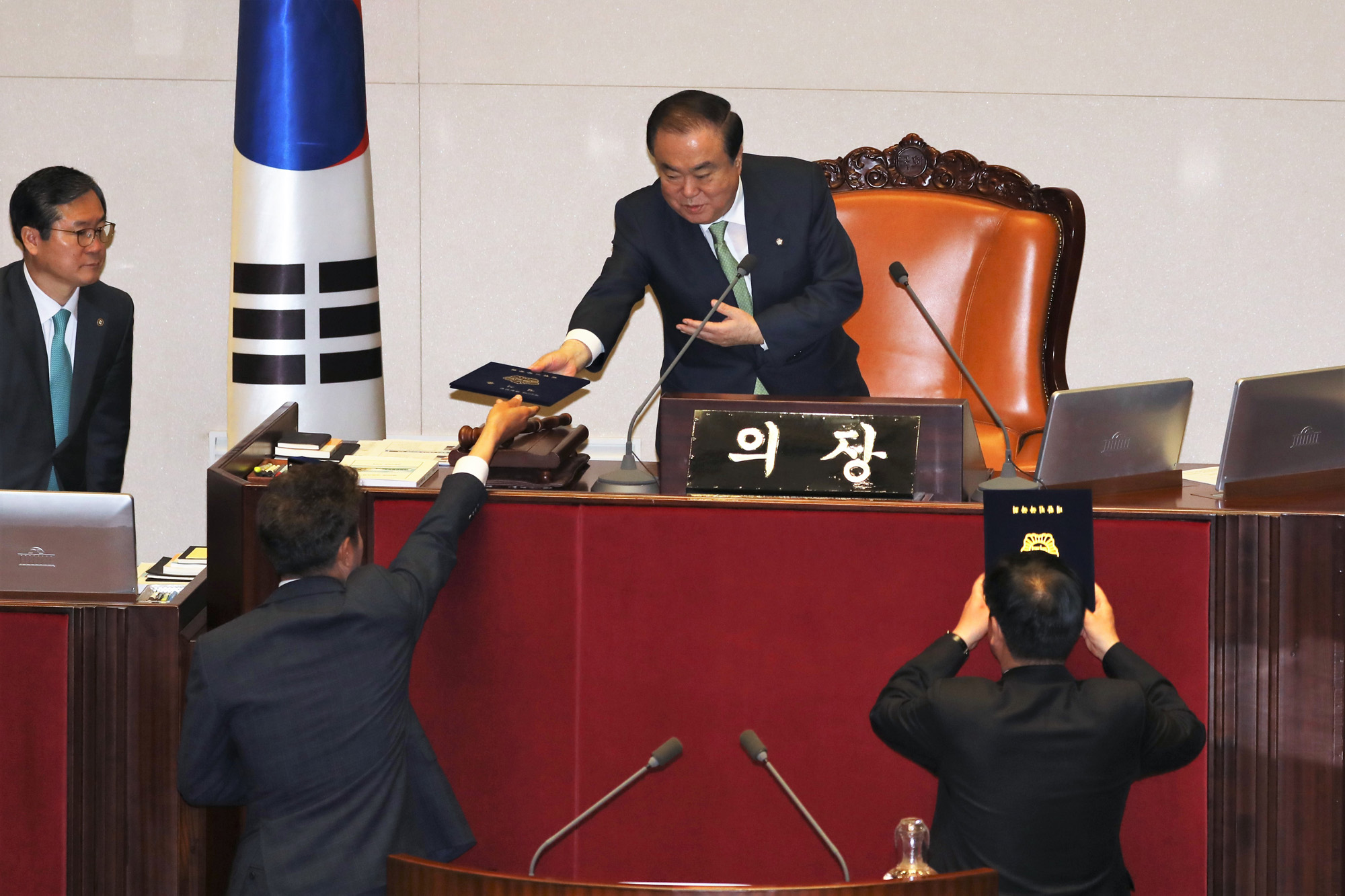 국회본회의;보궐선거당선자;정점식의원;여영국의원