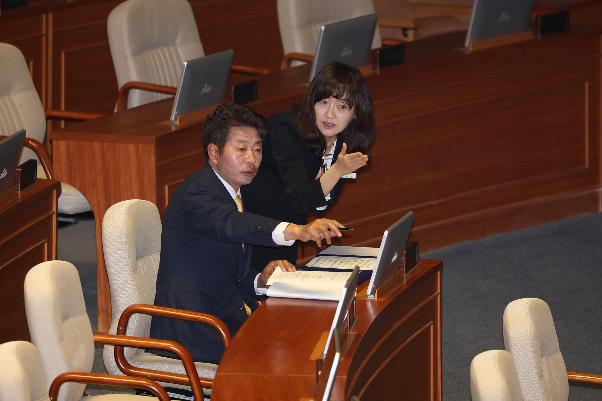 국회본회의;보궐선거당선자;정점식의원;여영국의원