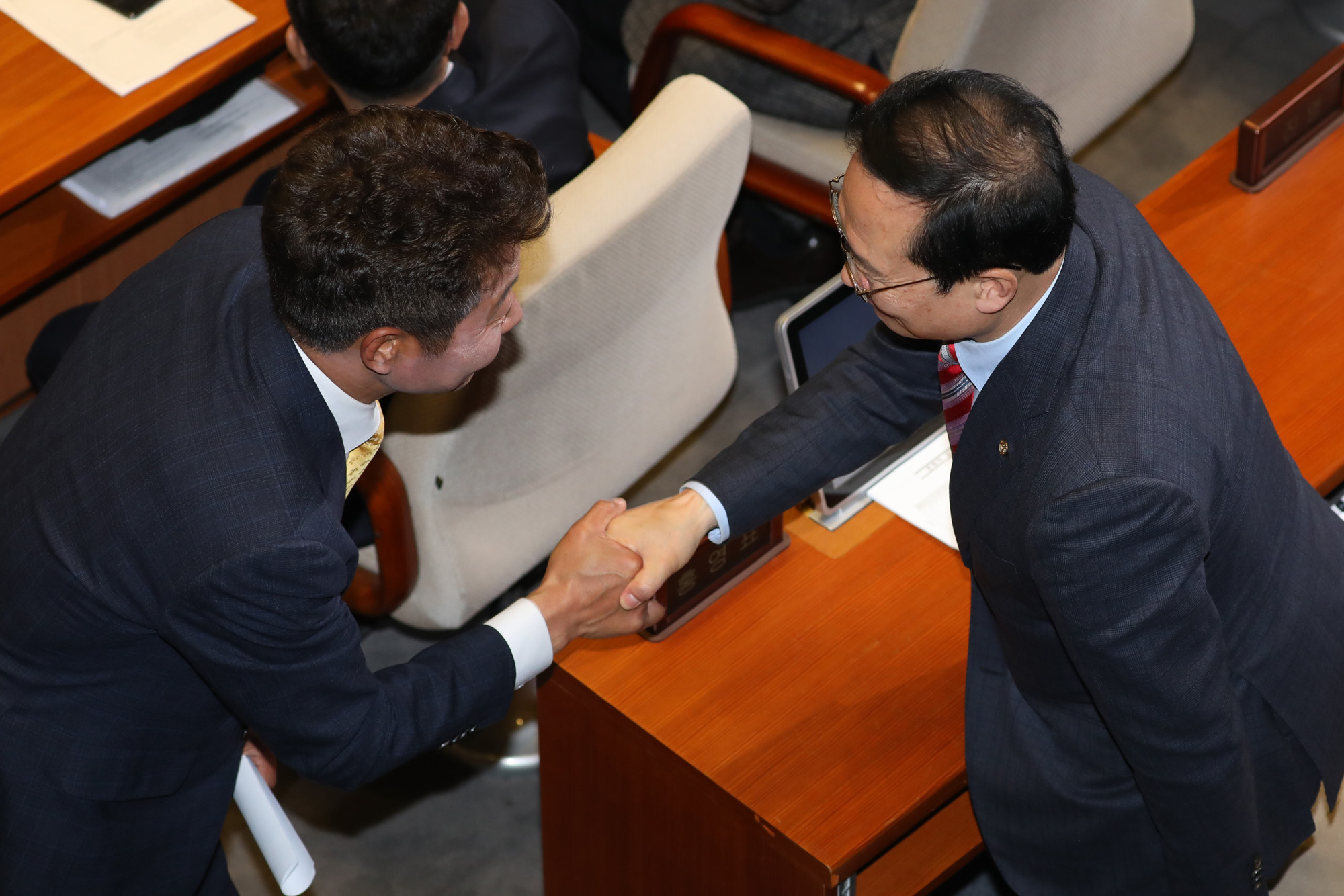 국회본회의;보궐선거당선자;정점식의원;여영국의원