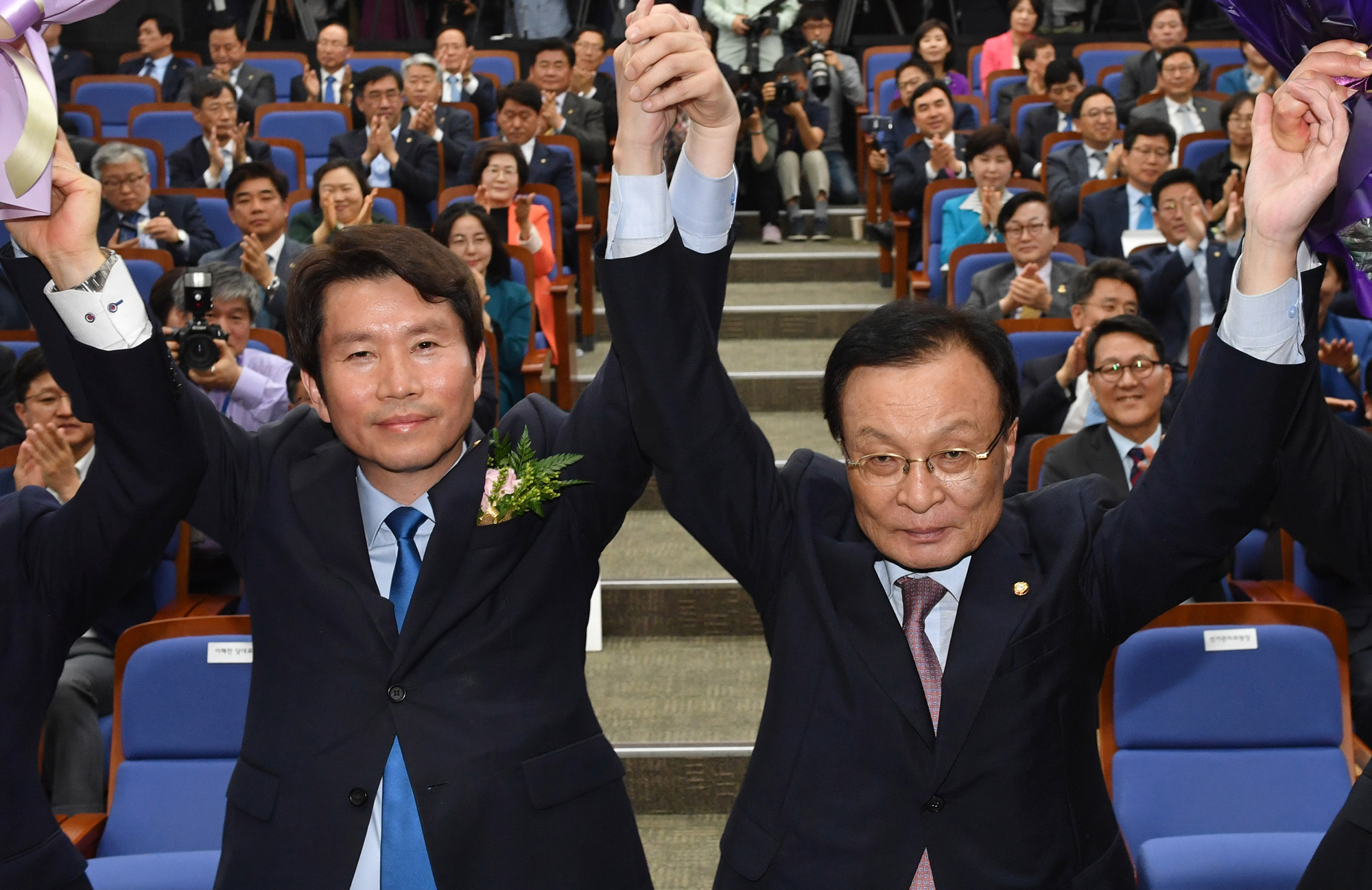 정치;정당;더불어민주당;의원총회;의총;원내대표;이인영;당선