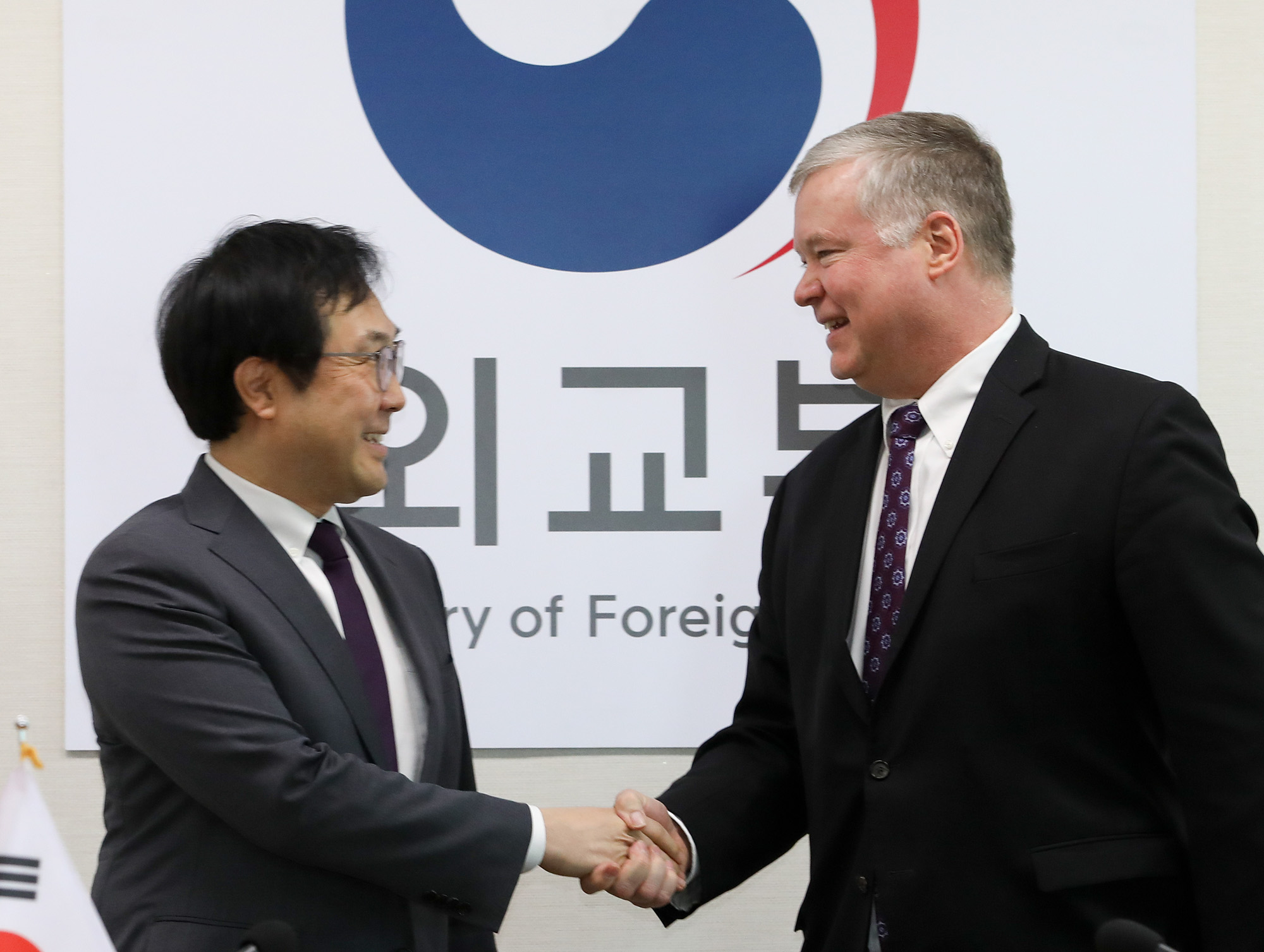 이도훈;스티븐비건;워킹그룹