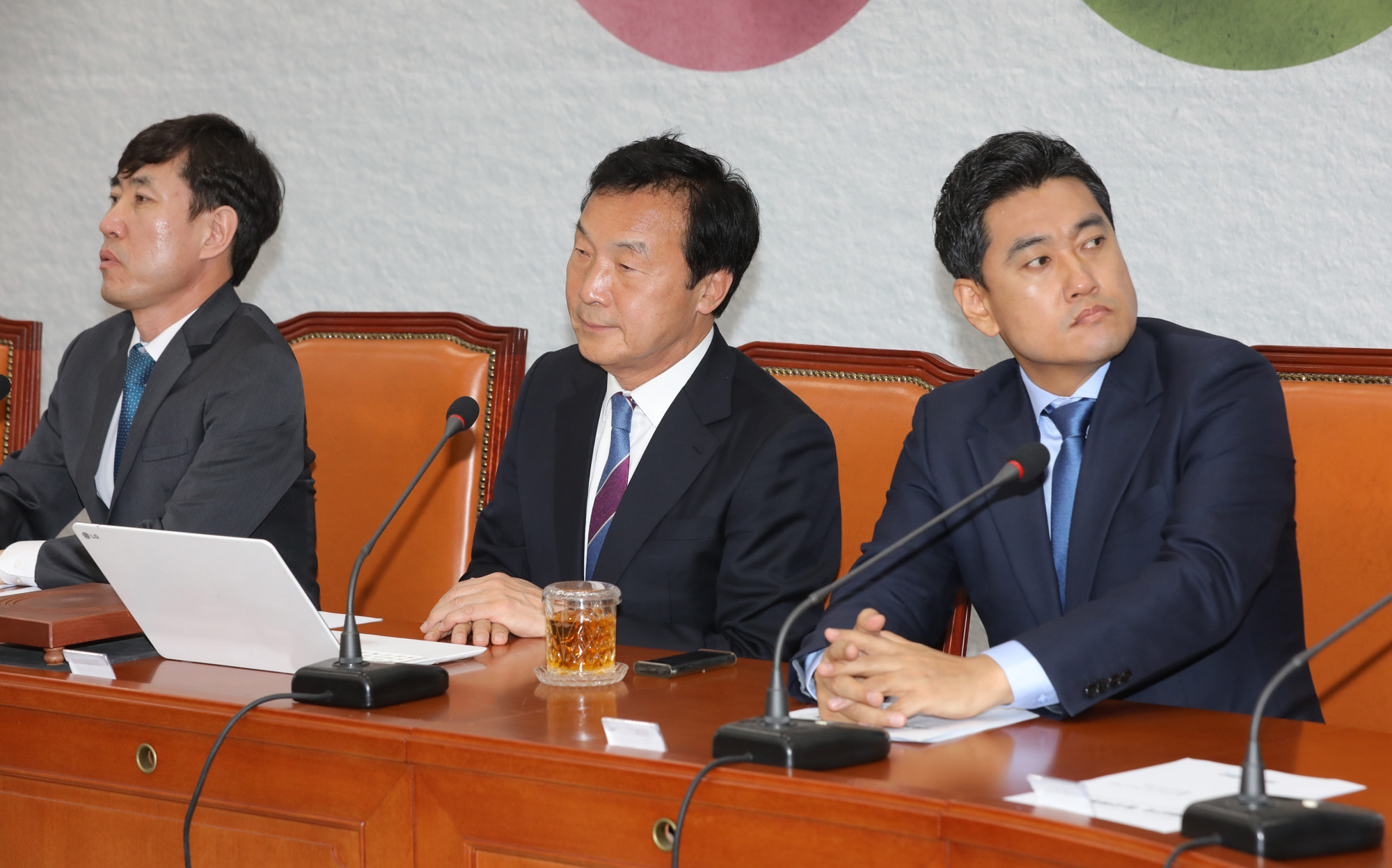 바른미래당최고위원회의;손학규대표;오신환원내대표;지도부퇴진요구