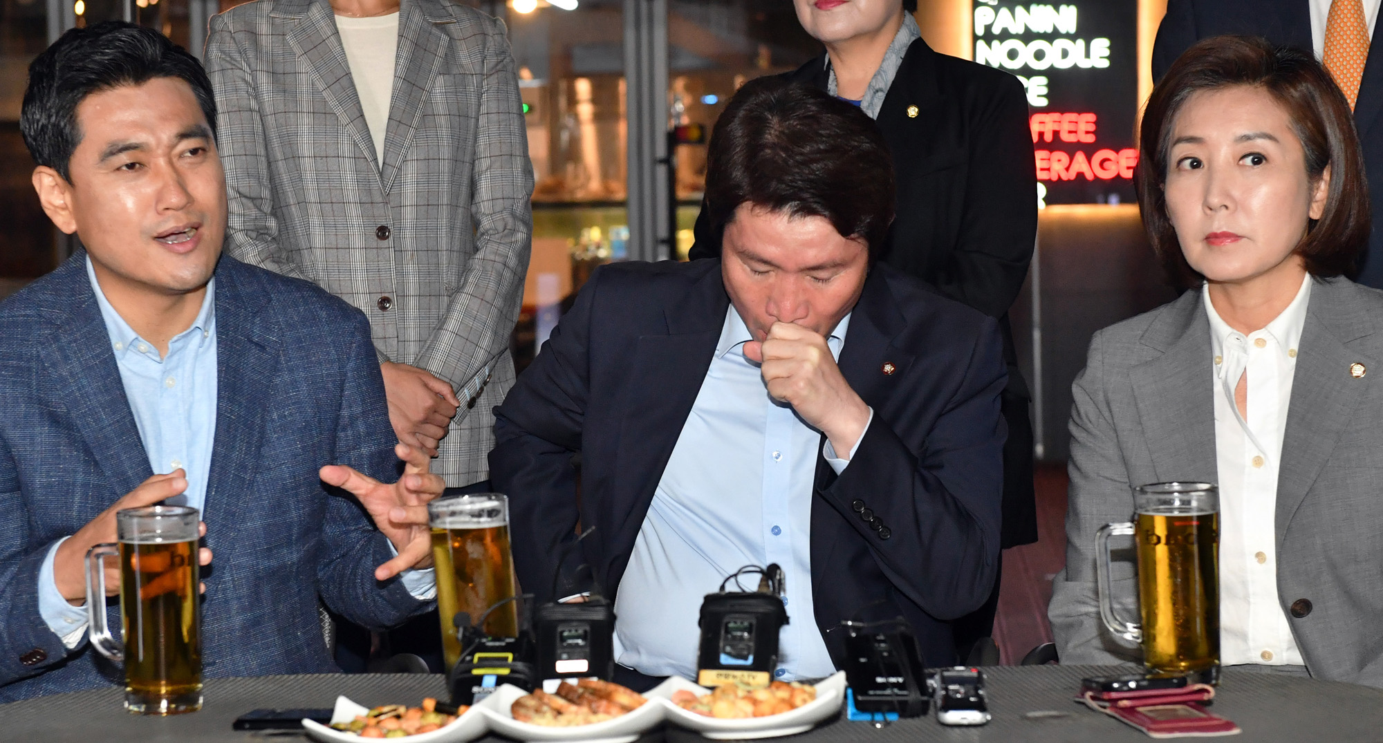 여야3당;원내대표회동;맥주회동;나경원;이인영;오신환