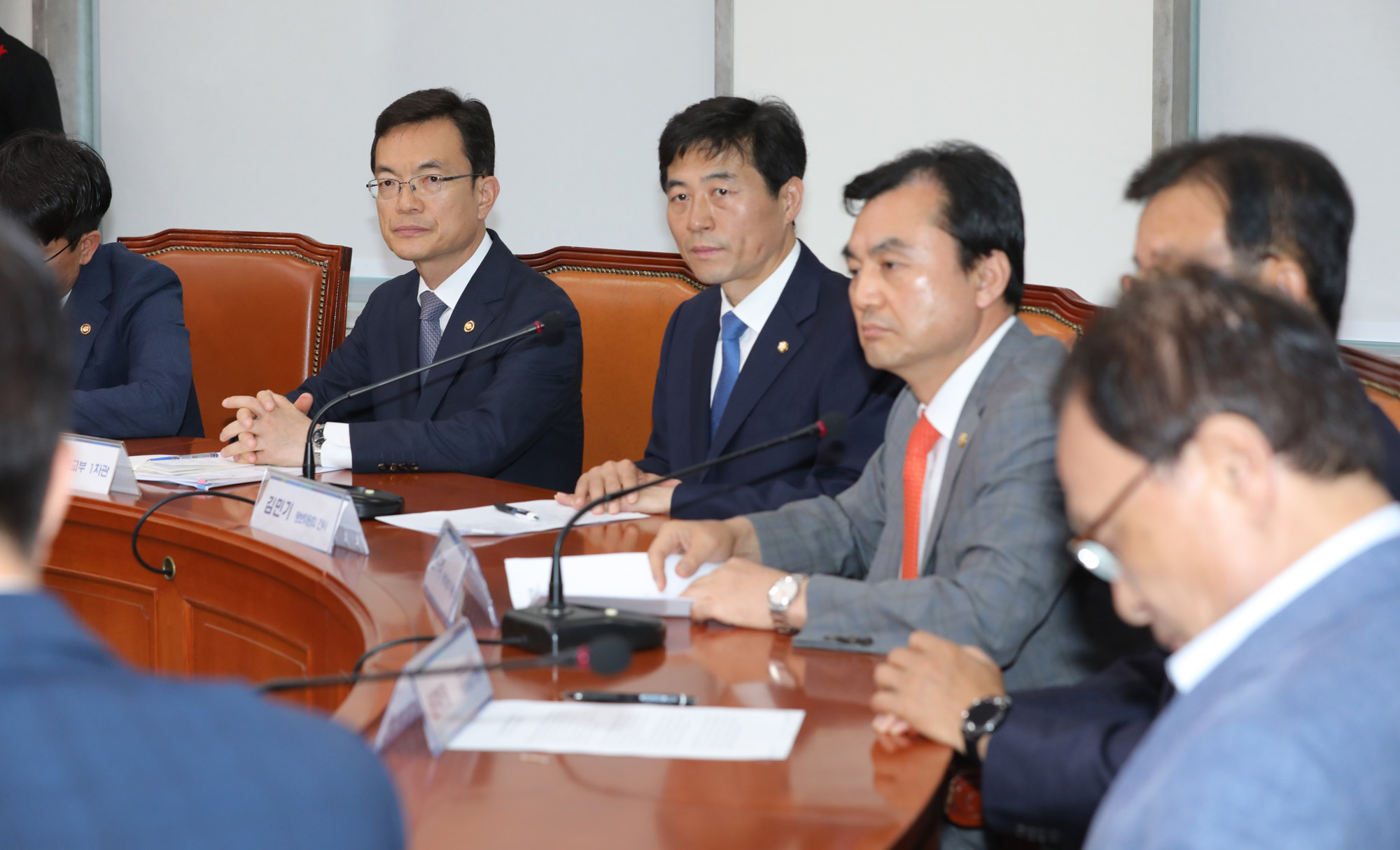 더불어민주당;긴급외교안보통일자문회의;외교부차관;외교관기밀유출
