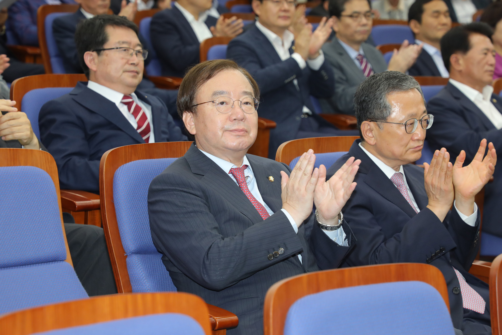 자유한국당의총;강효상의원;한미정상통화유출