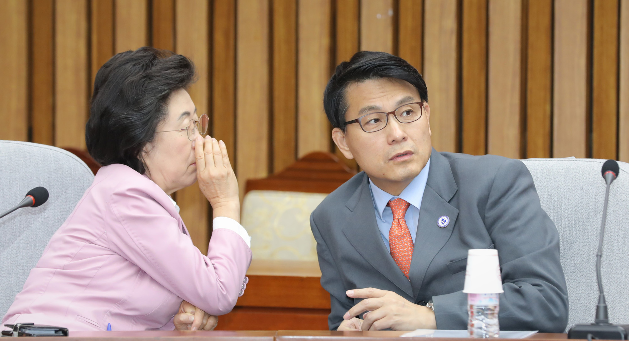 자유한국당;원내대책회의;윤상현의원;이은재의원