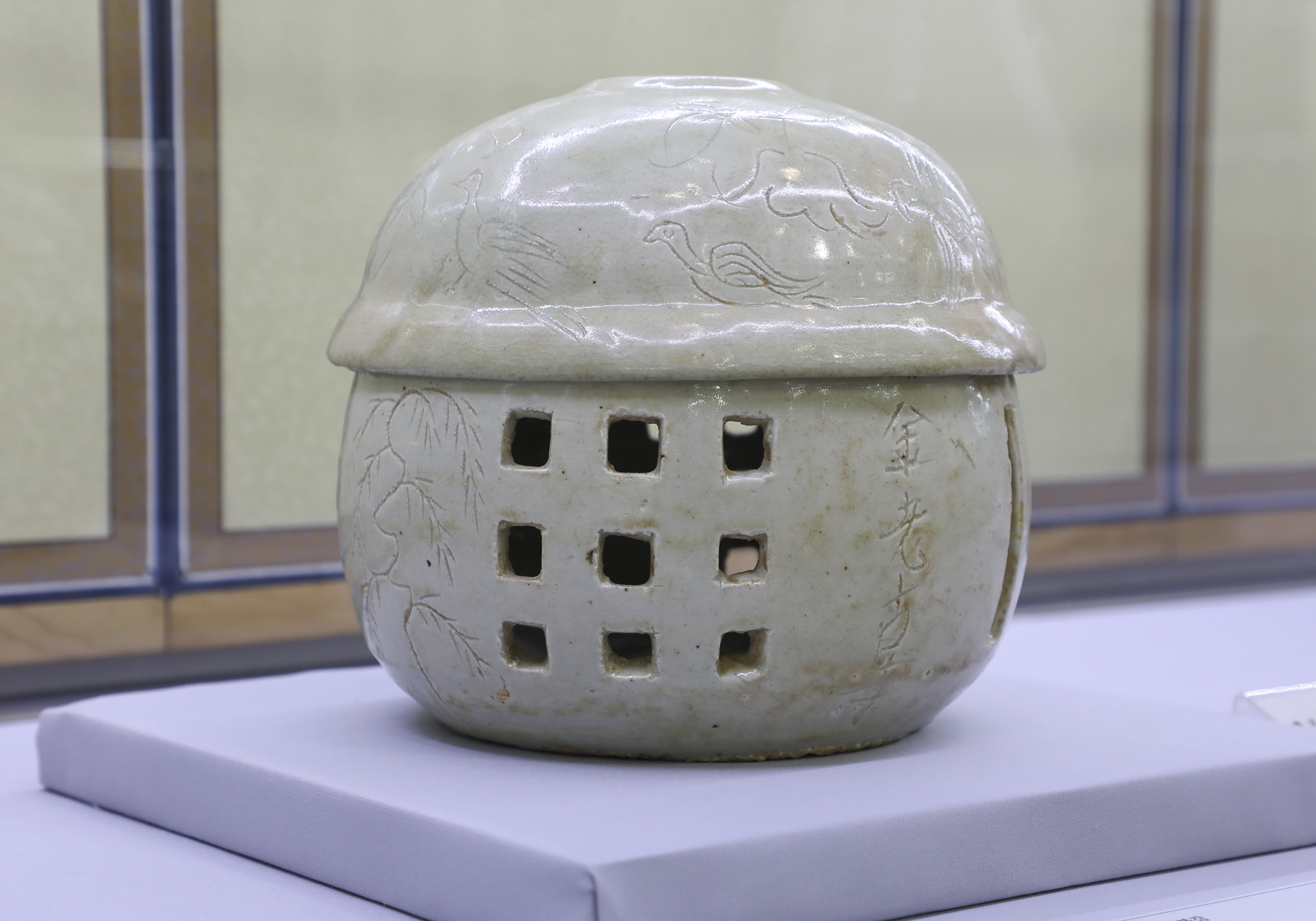 한국의미특별전;전시회;박물관;미술관;도자기;그림;고려청자