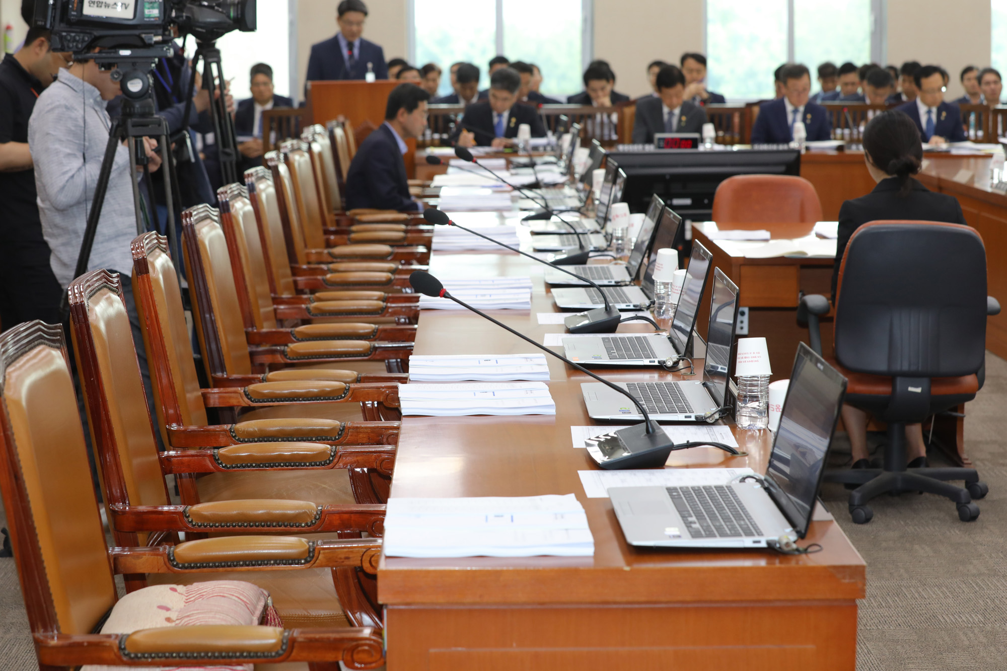 행정안전위원회;한국당불참