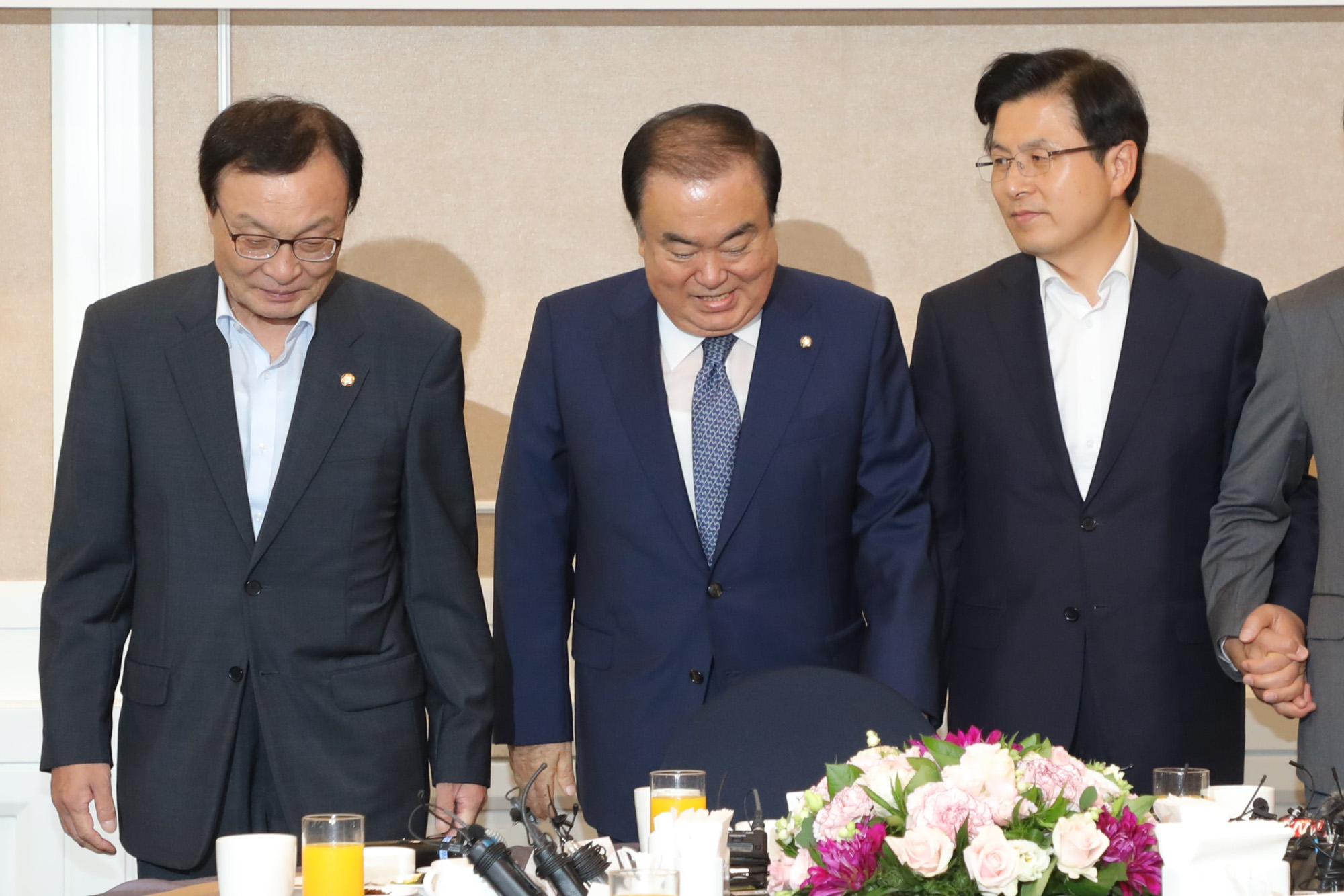 초월회;문희상국회의장;당대표;황교안참석