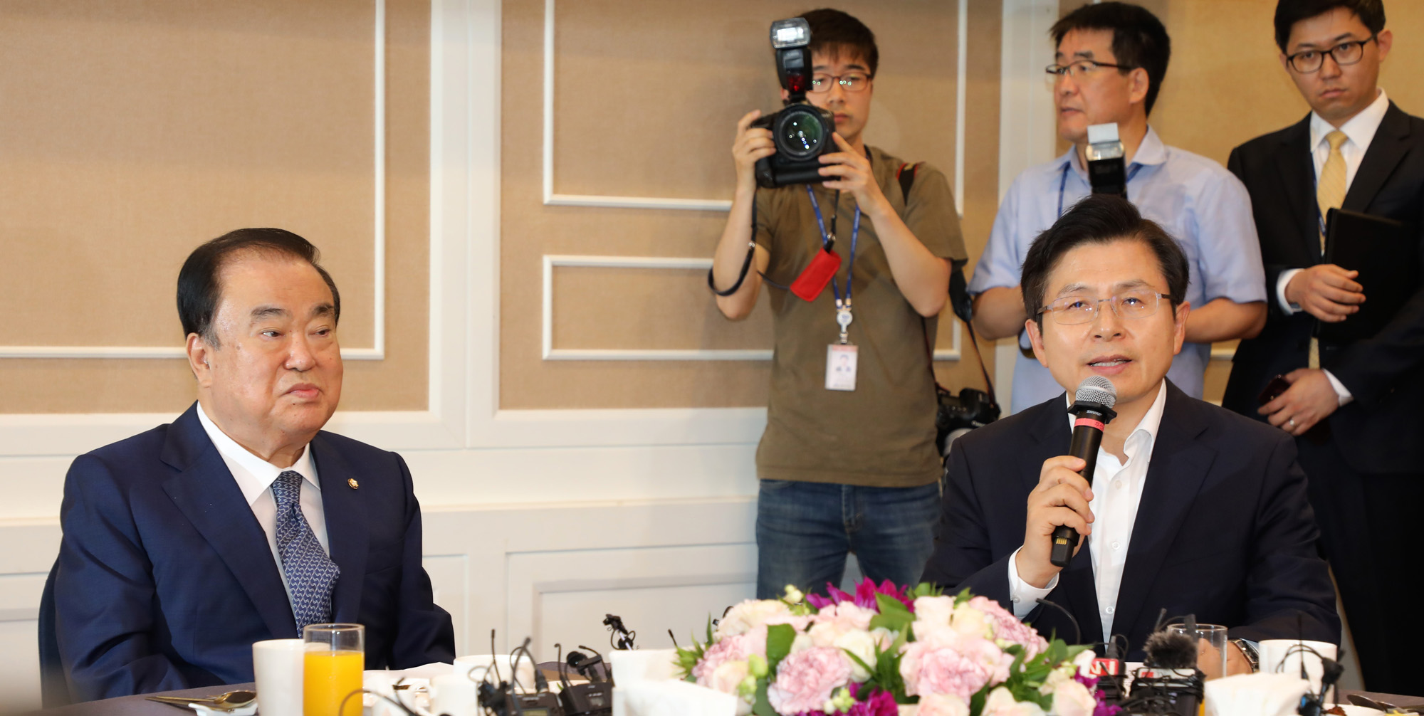 초월회;문희상국회의장;당대표;황교안참석