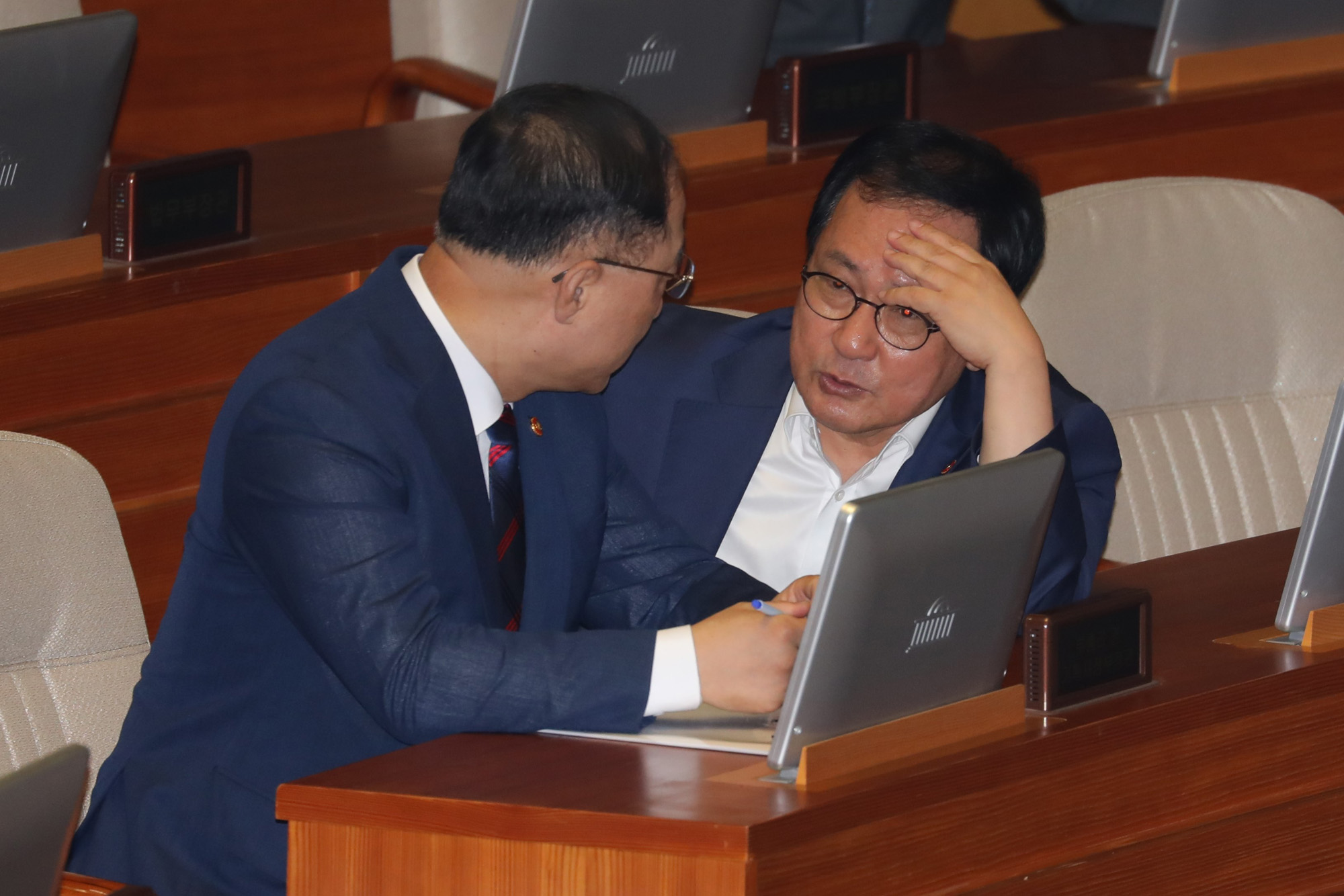 국회본회의;교섭단체대표연설;나경원자유한국당원내대표;홍남기장관