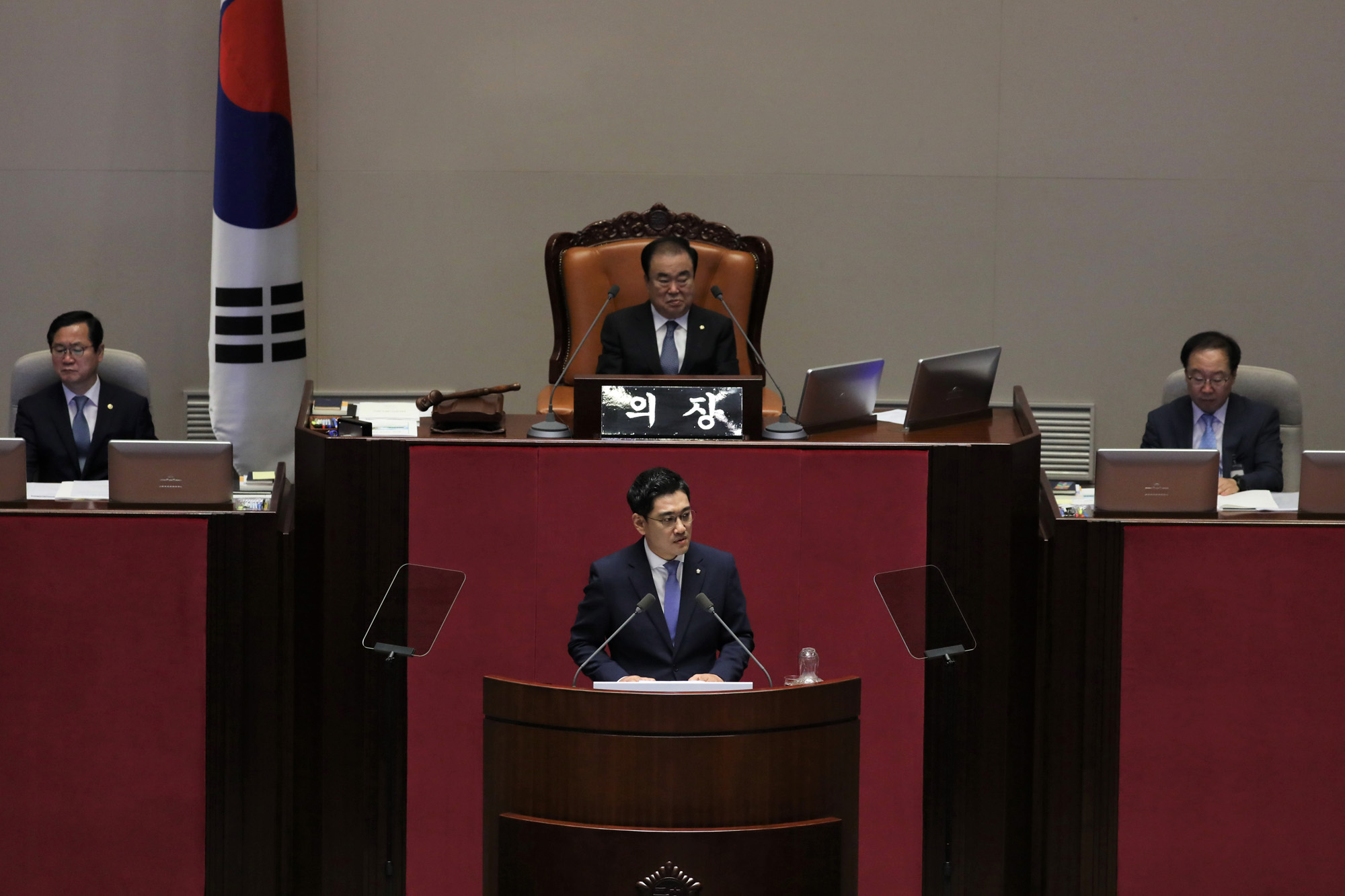 국회본회의;교섭단체대표연설;오신환바른미래당원내대표
