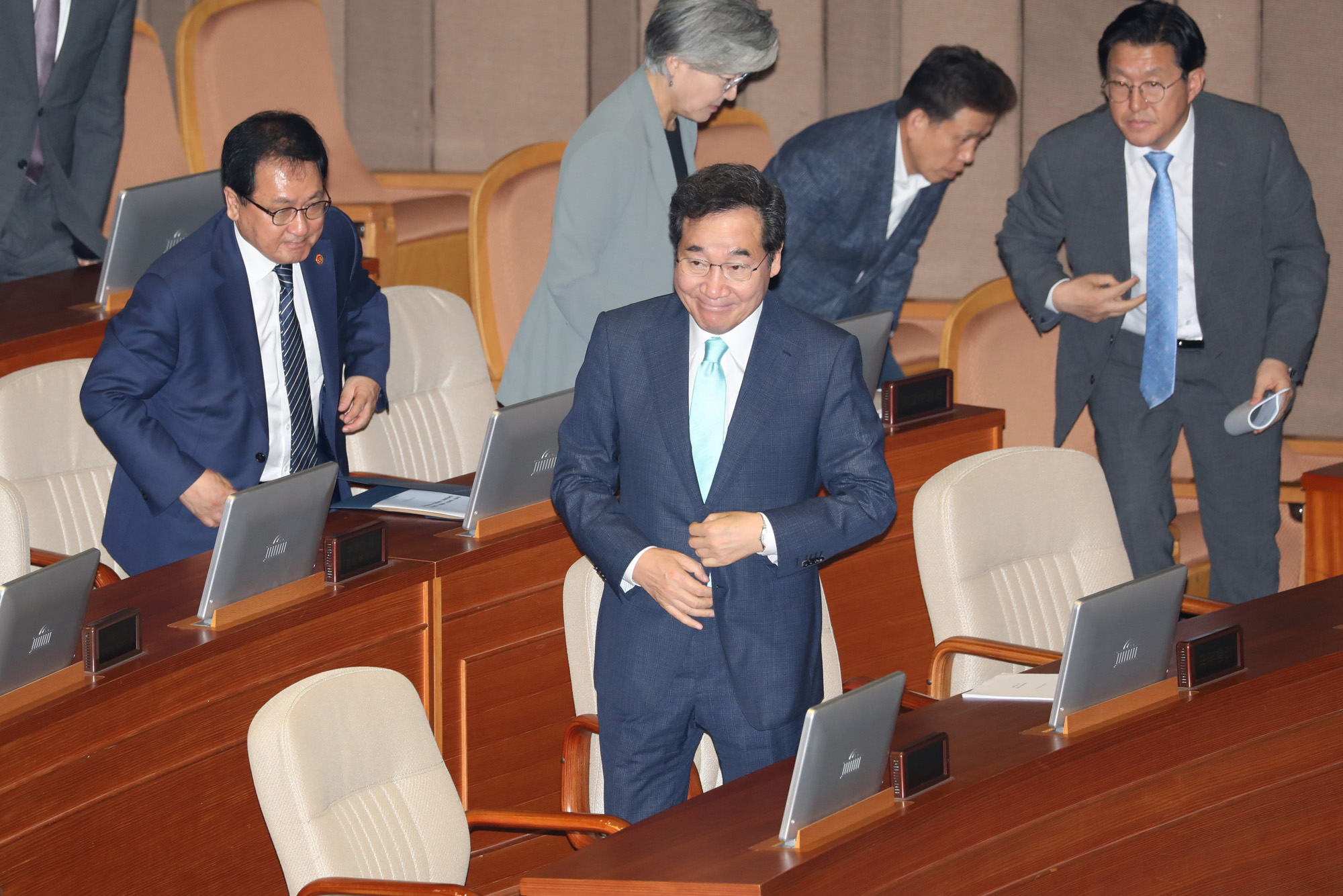 국회본회의;교섭단체대표연설;이낙연국무총리