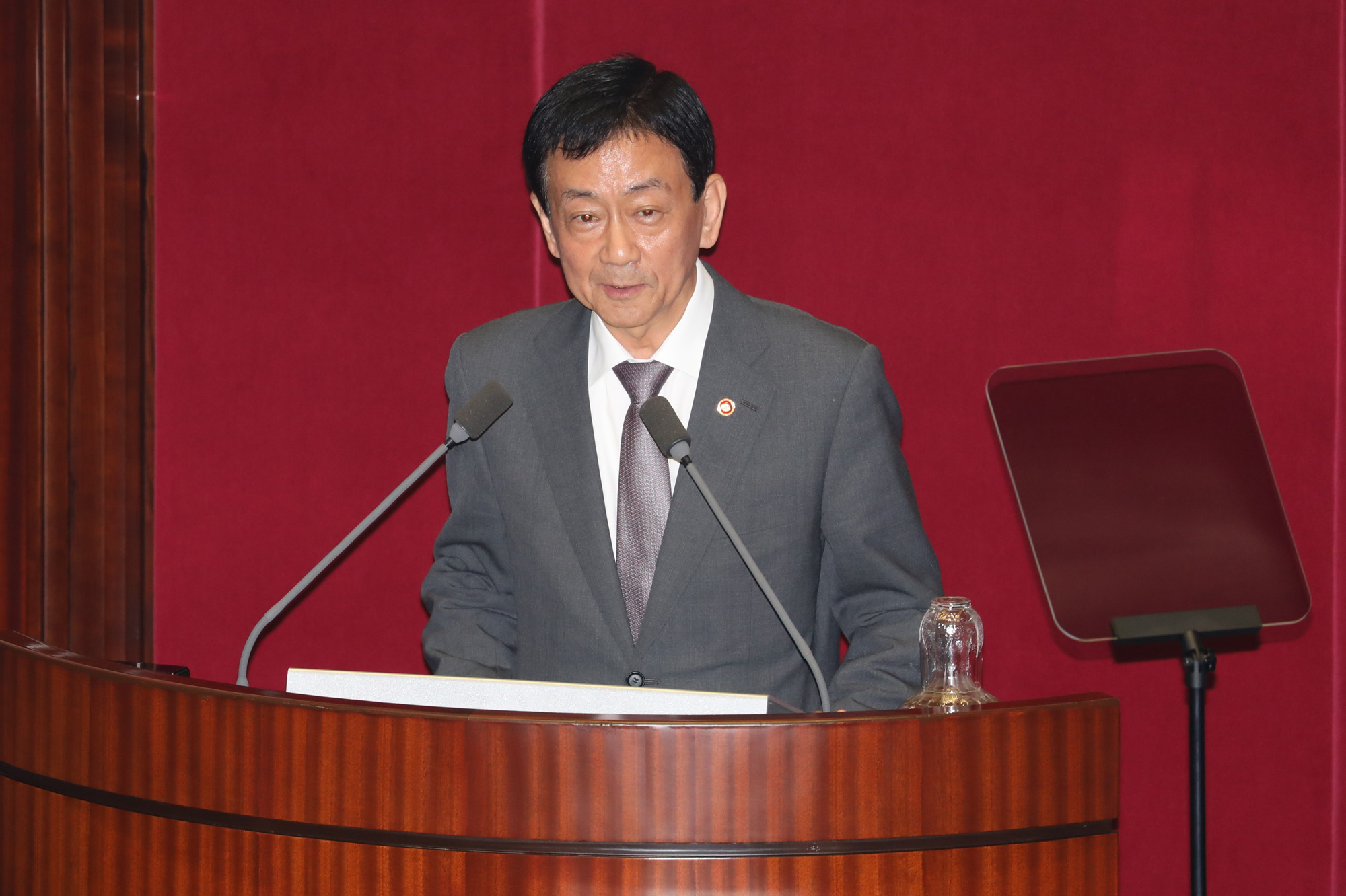 국회본회의;교섭단체대표연설;진영장관