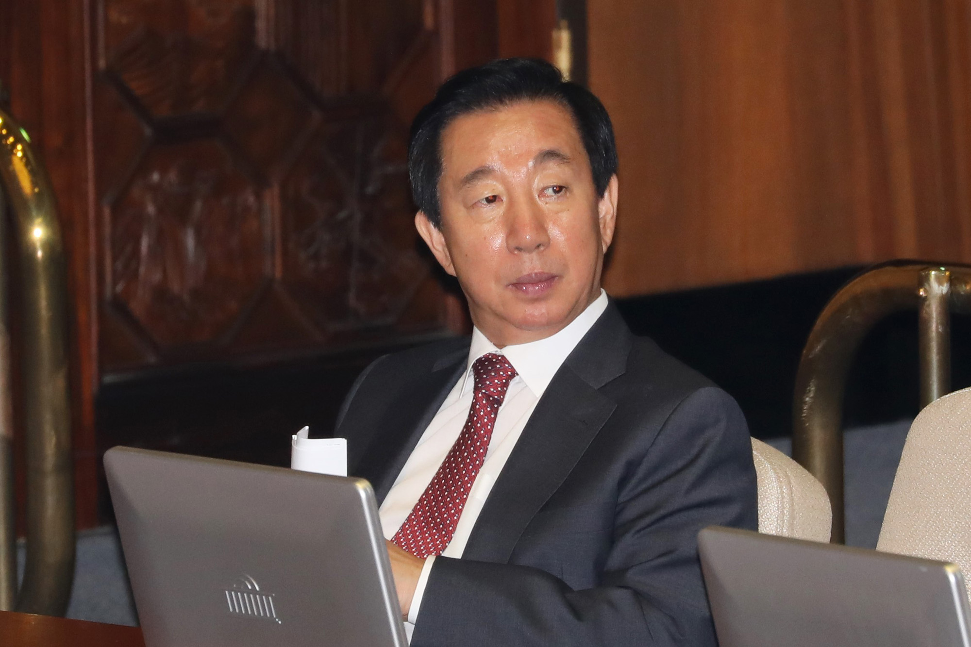 본회의;대정부질문;정치외교안보통일