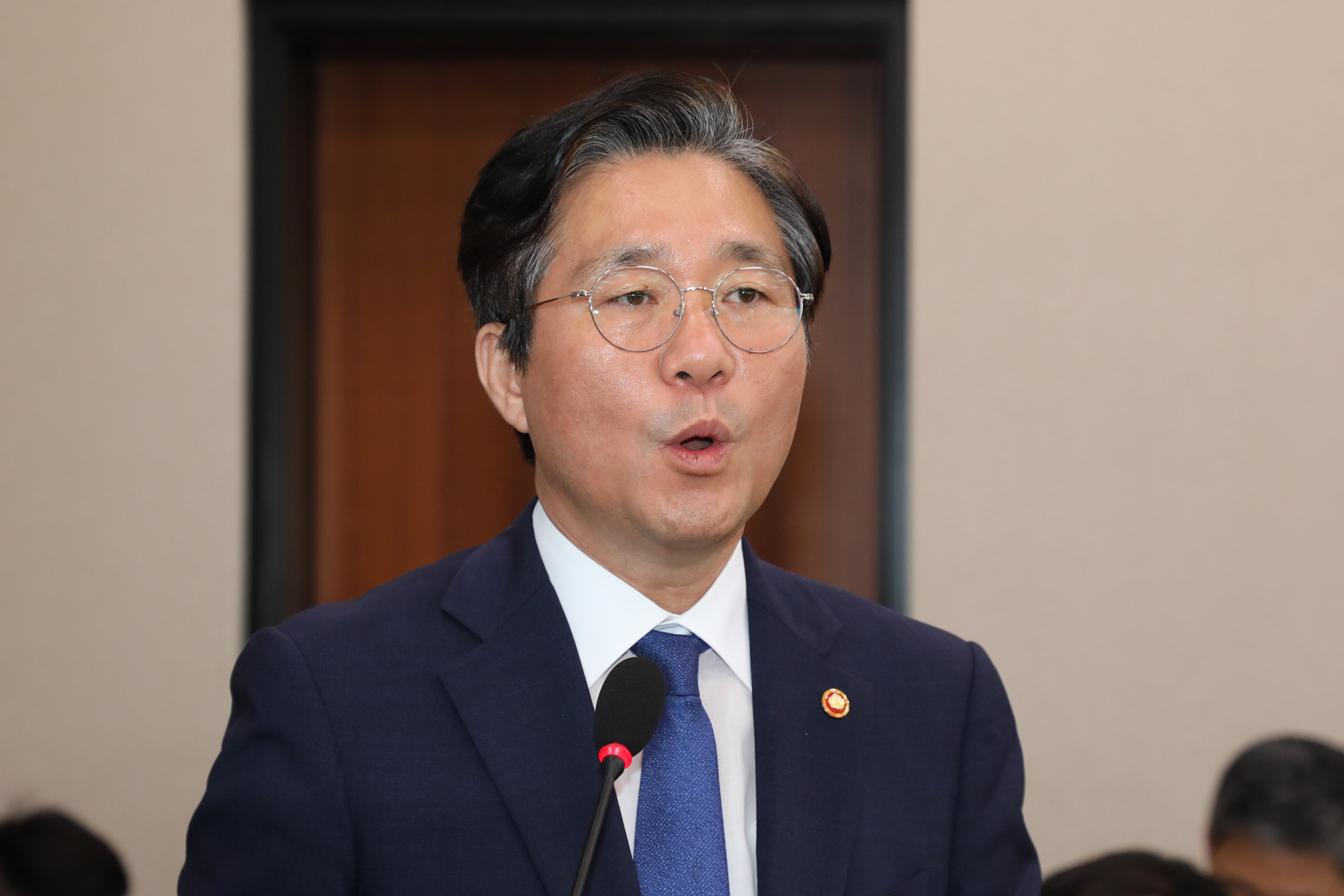 산업통상자원중소벤처기업위원회;성윤모산업통상자원부장관;박영선중소벤처기업부장관