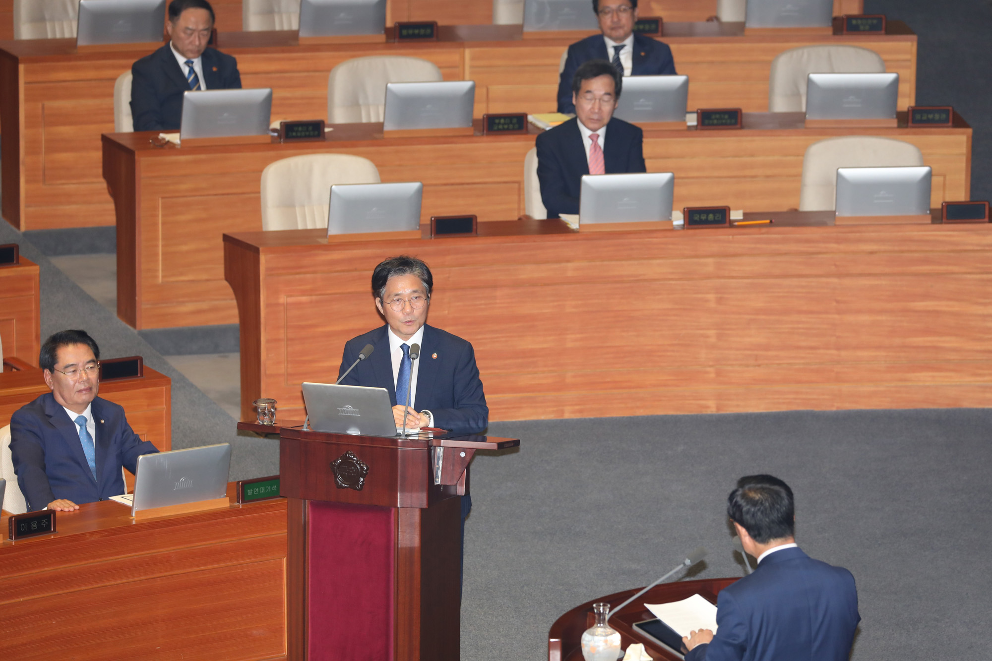 국회본회의;대정부질문;성윤모장관;산업통상자원부장관