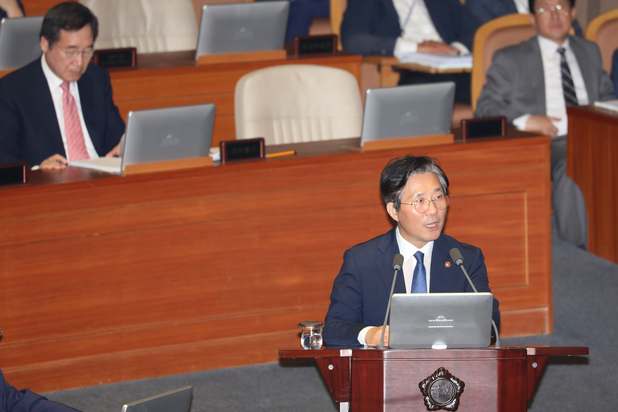 국회본회의;대정부질문;성윤모장관;산업통상자원부장관