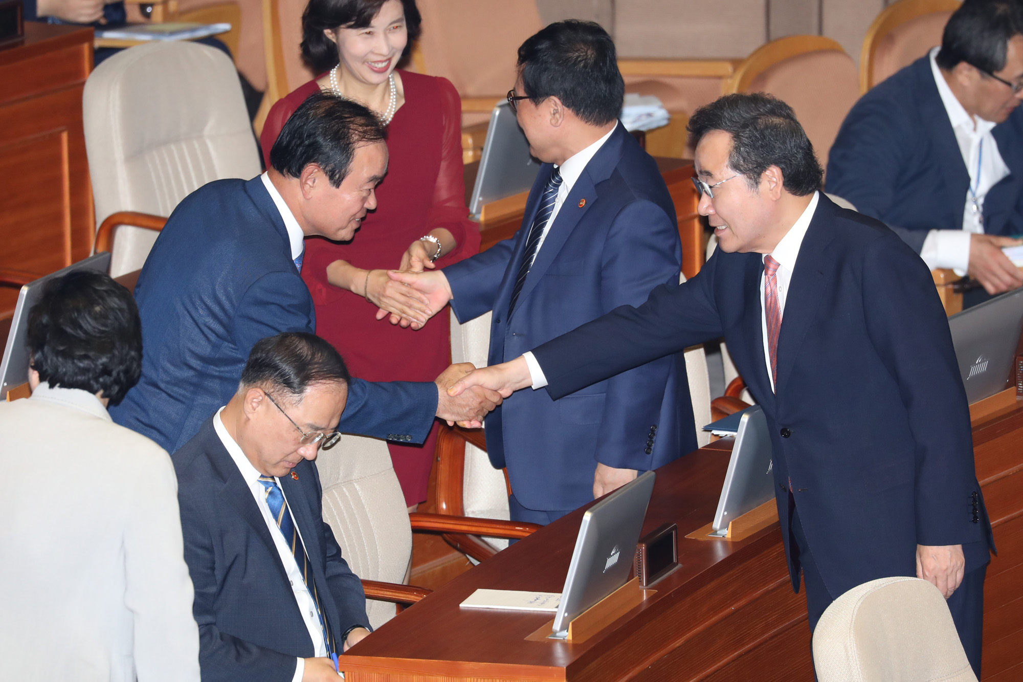 국회본회의;이낙연국무총리;대정부질문