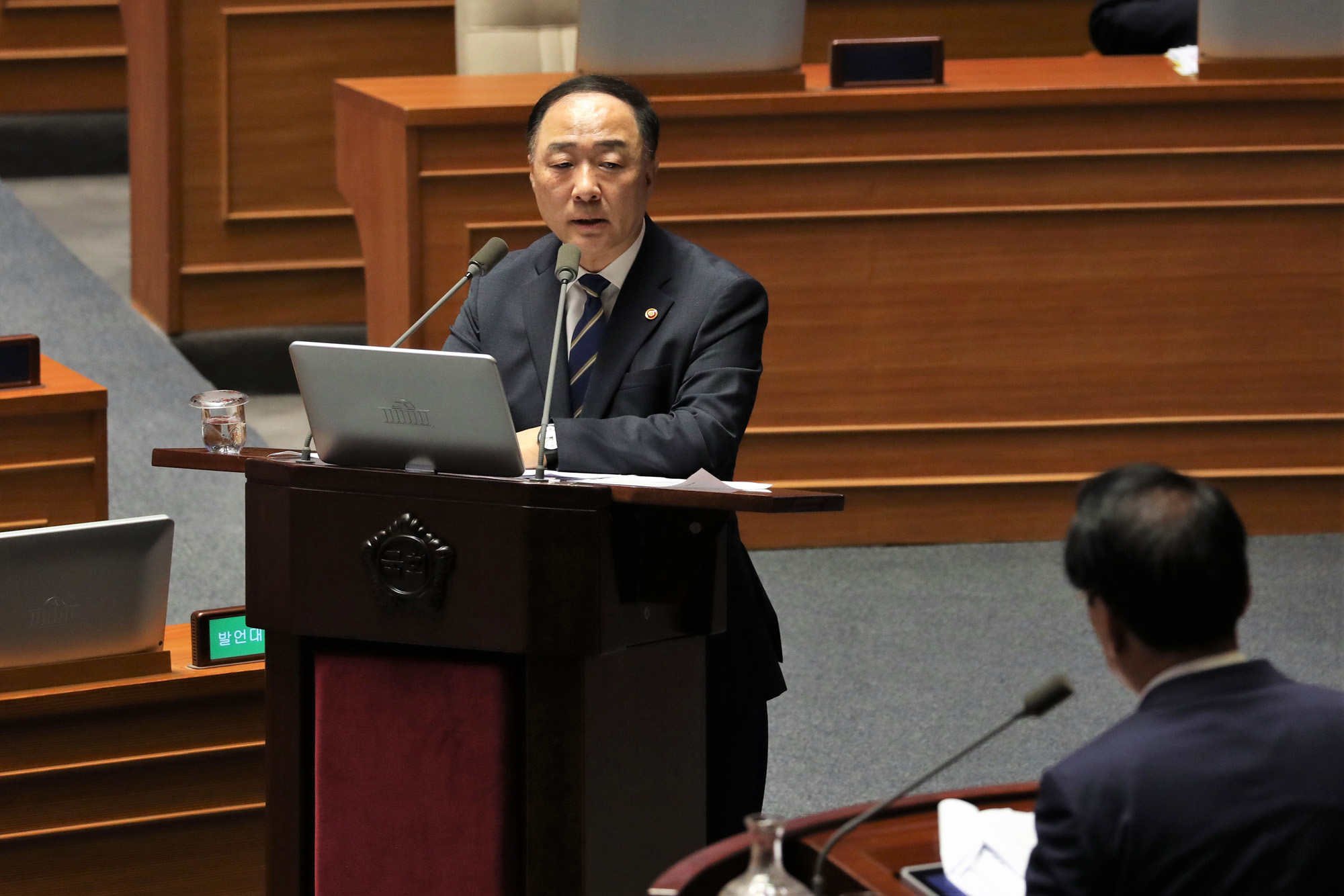 국회본회의;대정부질문;경제부총리;홍남기장관