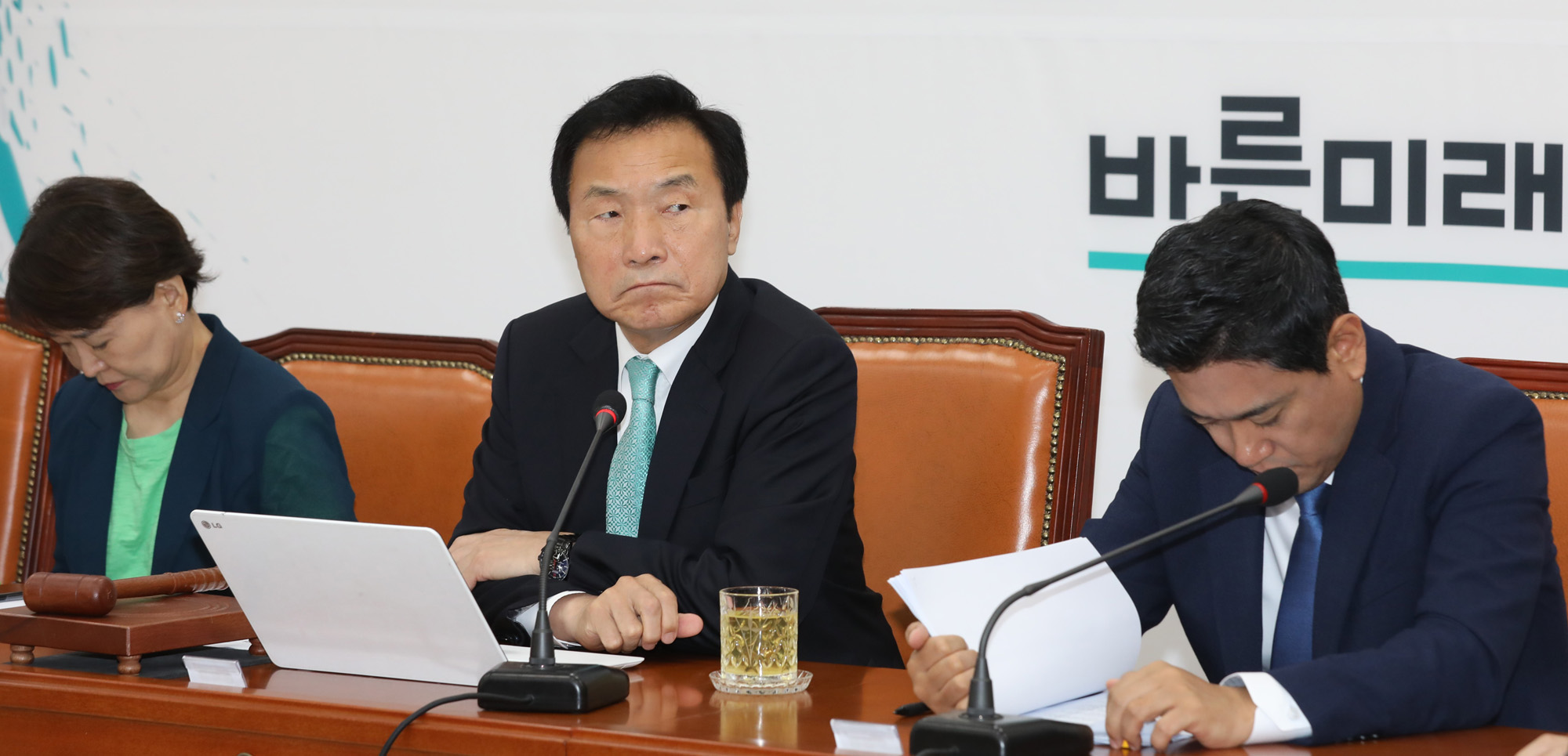 바른미래당;최고위원회의;손학규대표;오신환원내대표;혁신위원장사퇴