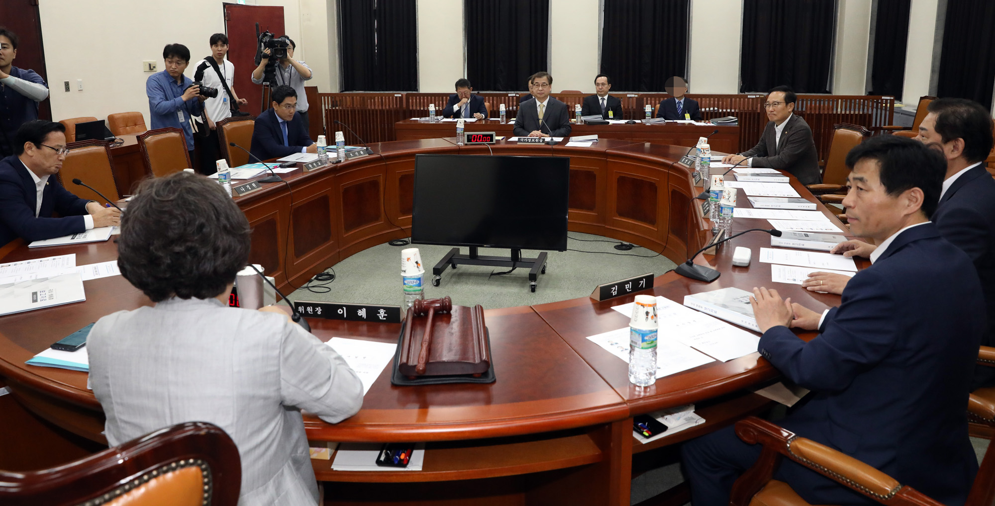 정보위원회;서훈국정원장;이혜훈위원장