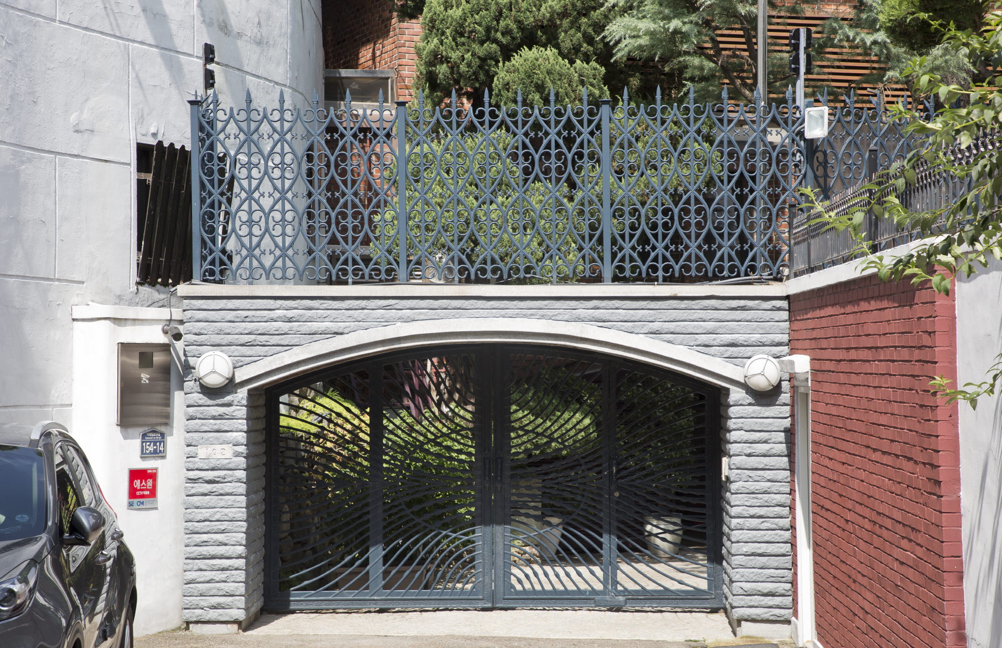 김준기;김준기 자택