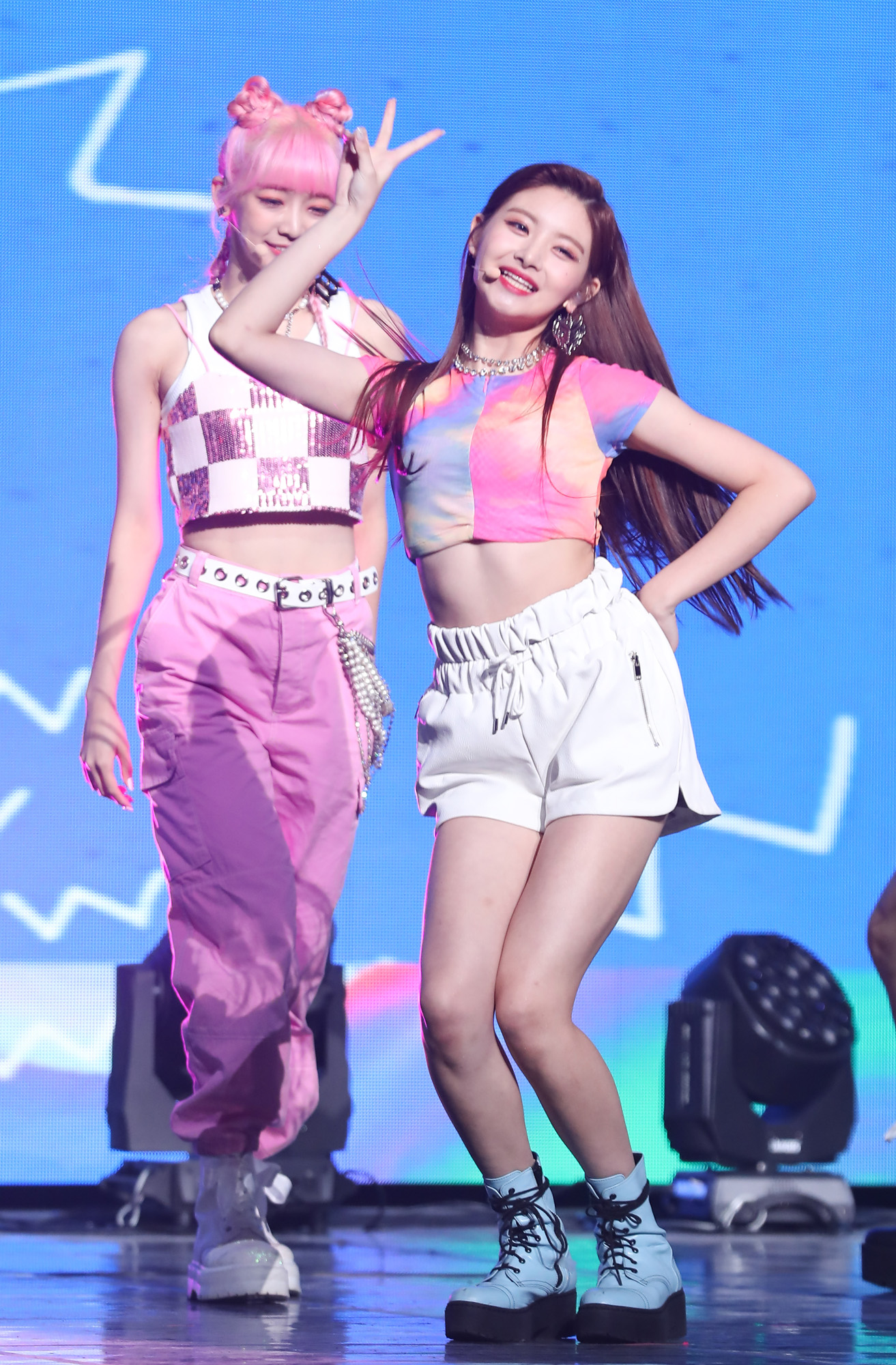 에버글로우;거륵룹;위에화;위에화엔터테인먼트