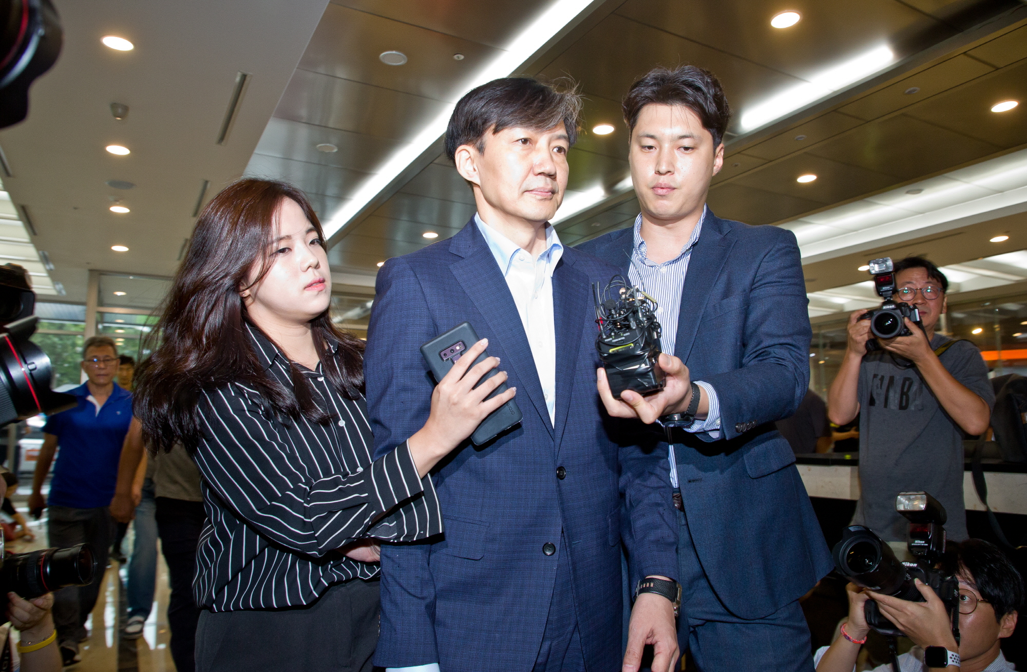 조국;조국 출근