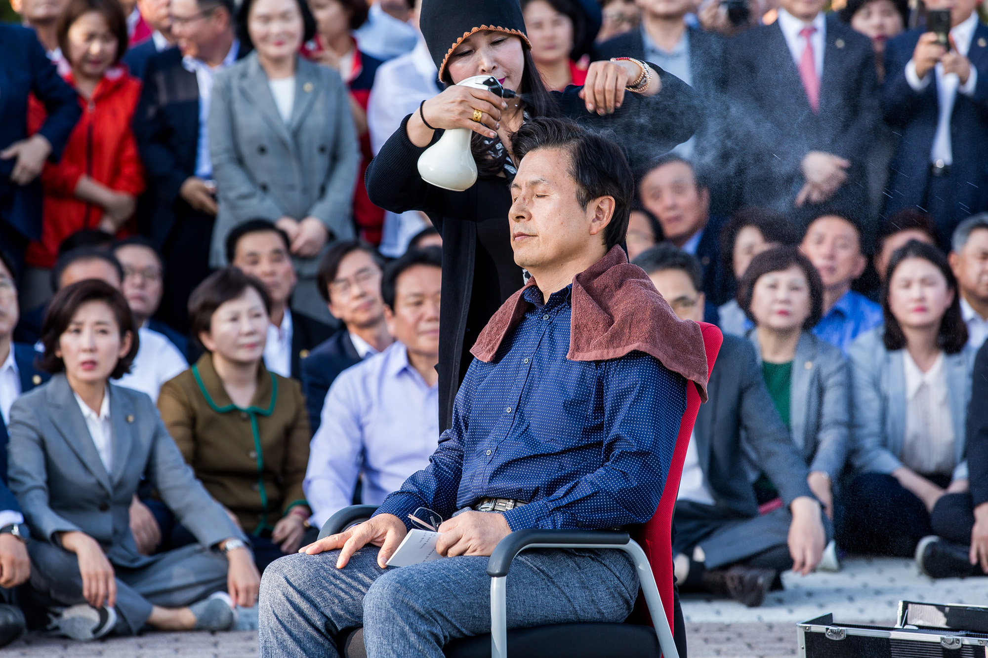 정치;정당;국회;자유한국당;황교안;당대표삭발;황교안삭발식;청와대