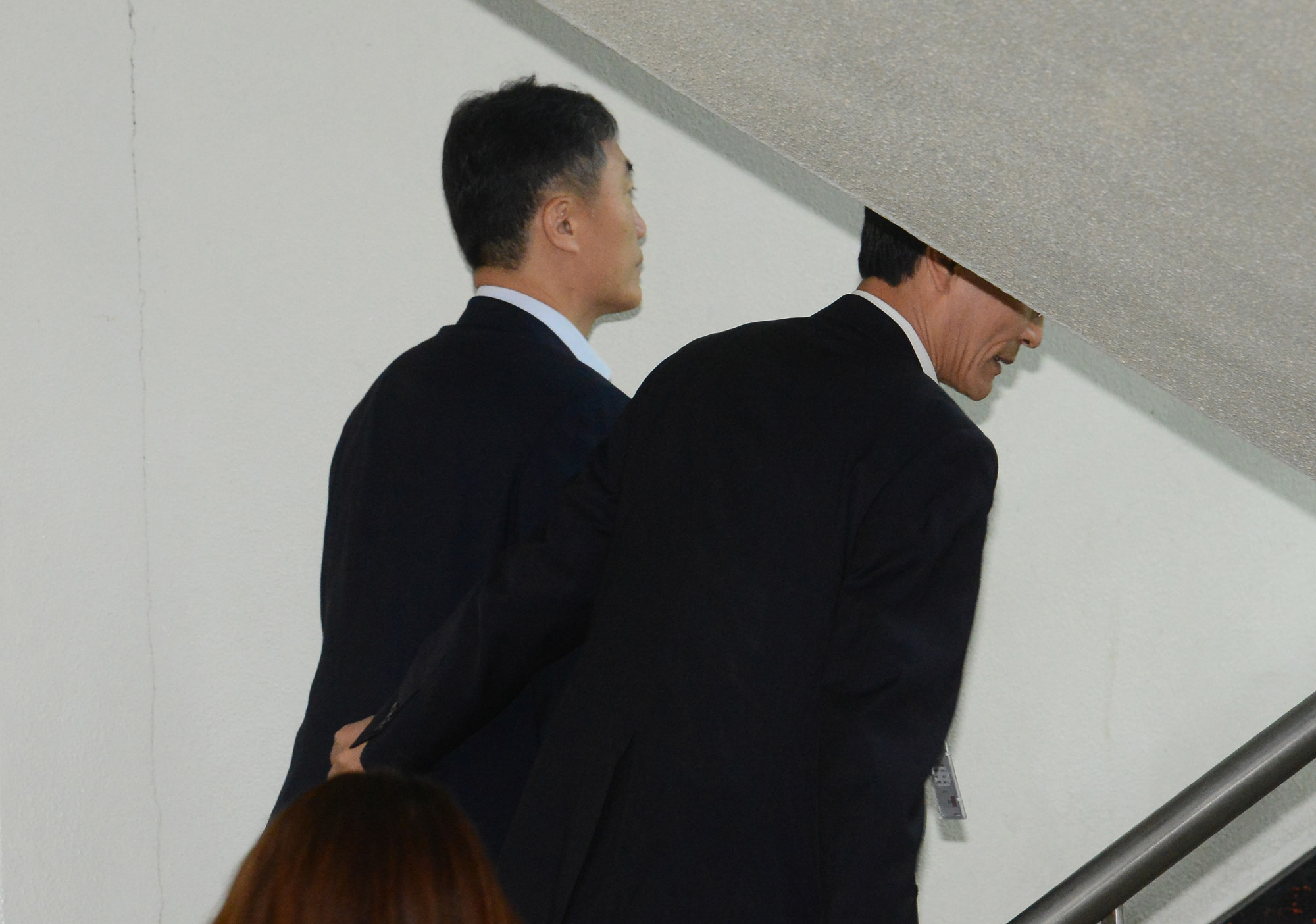 윤총경;버닝썬;경찰총장