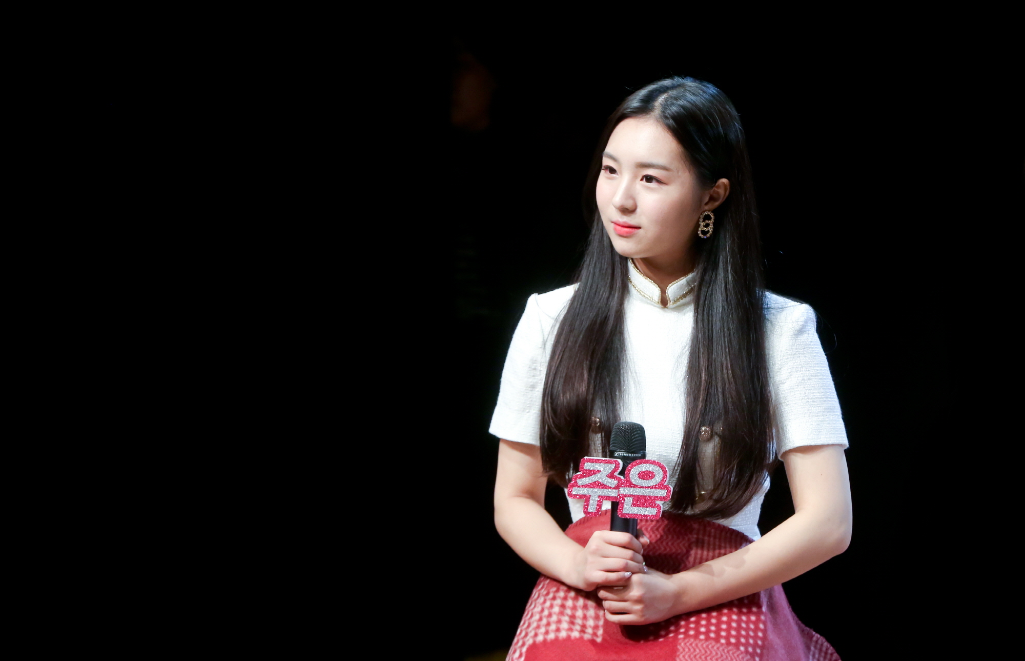 아리아즈;윤지;다원;시현;여리;효경;주은