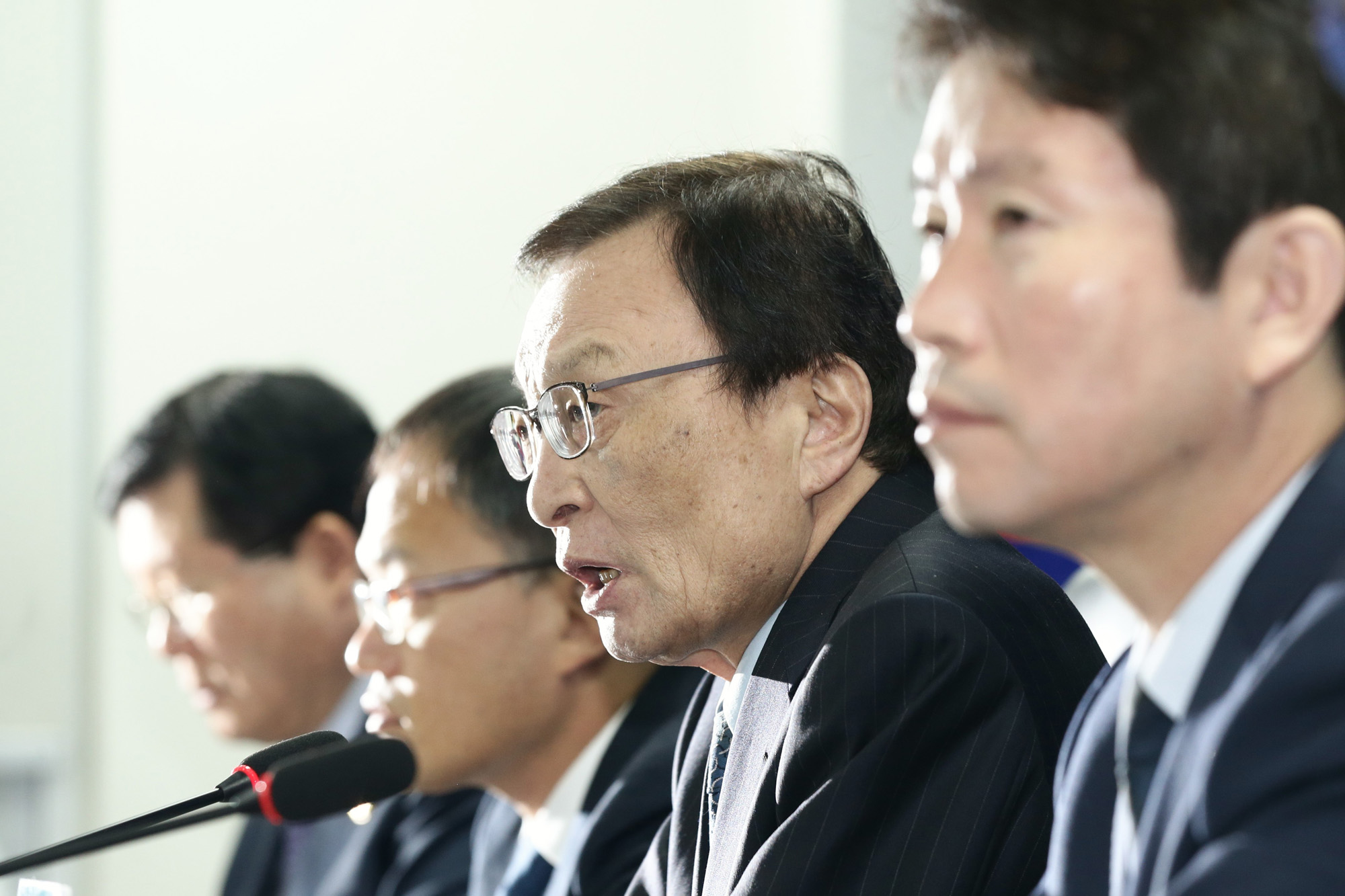 정치국회;더불어민주당;확대간부회의;이해찬대표;이인영원내대표