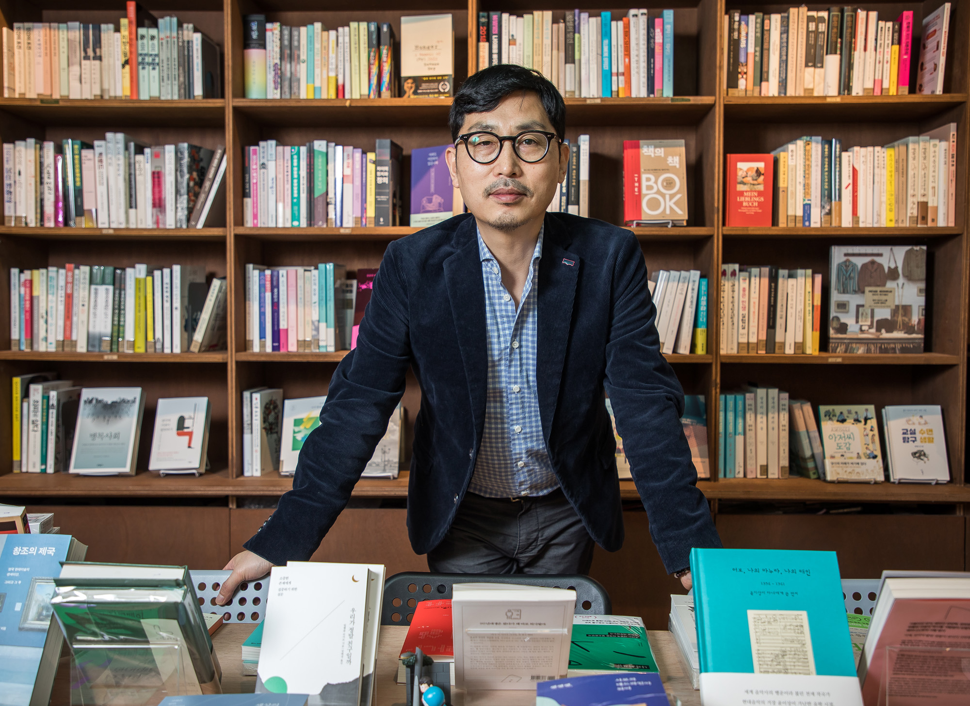 사회;세태;문화;사회학자;노명우;아주대학교교수;니은서점;인생극장;작가;도서정가제