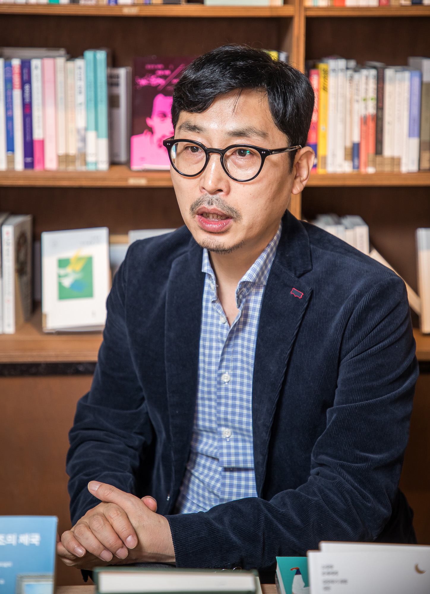 사회;세태;문화;사회학자;노명우;아주대학교교수;니은서점;인생극장;작가;도서정가제