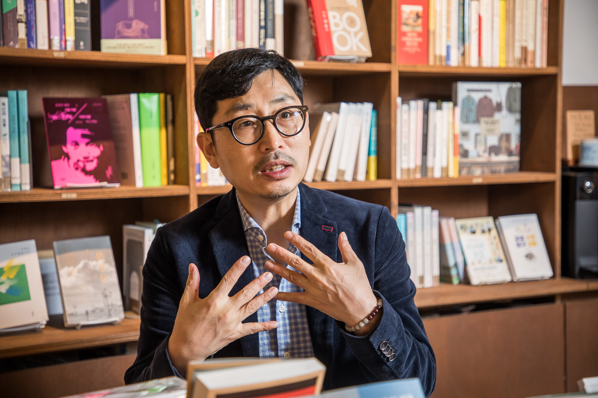 사회;세태;문화;사회학자;노명우;아주대학교교수;니은서점;인생극장;작가;도서정가제