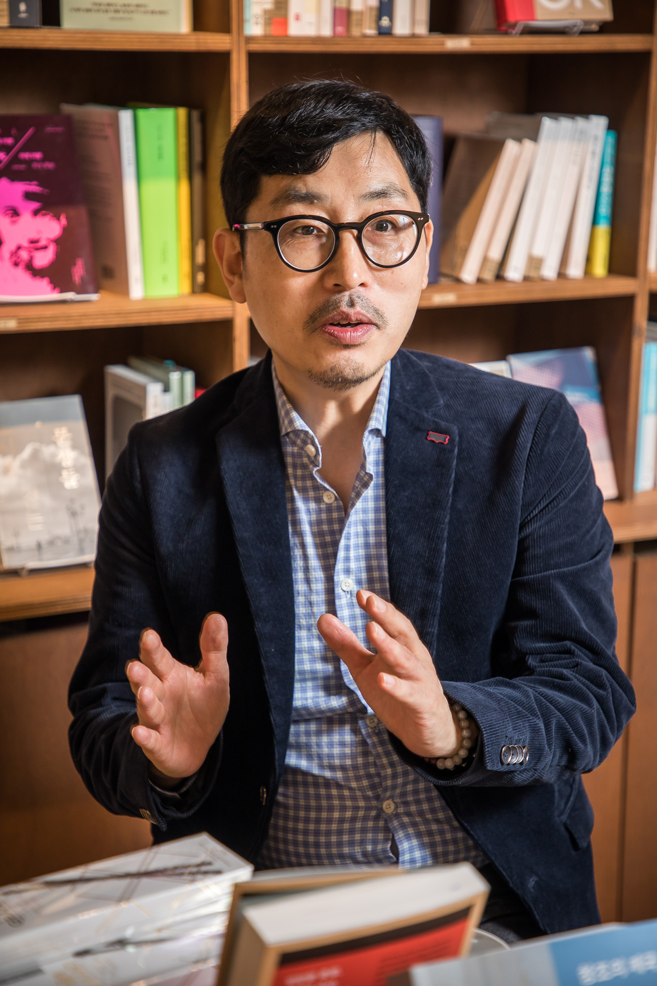 사회;세태;문화;사회학자;노명우;아주대학교교수;니은서점;인생극장;작가;도서정가제