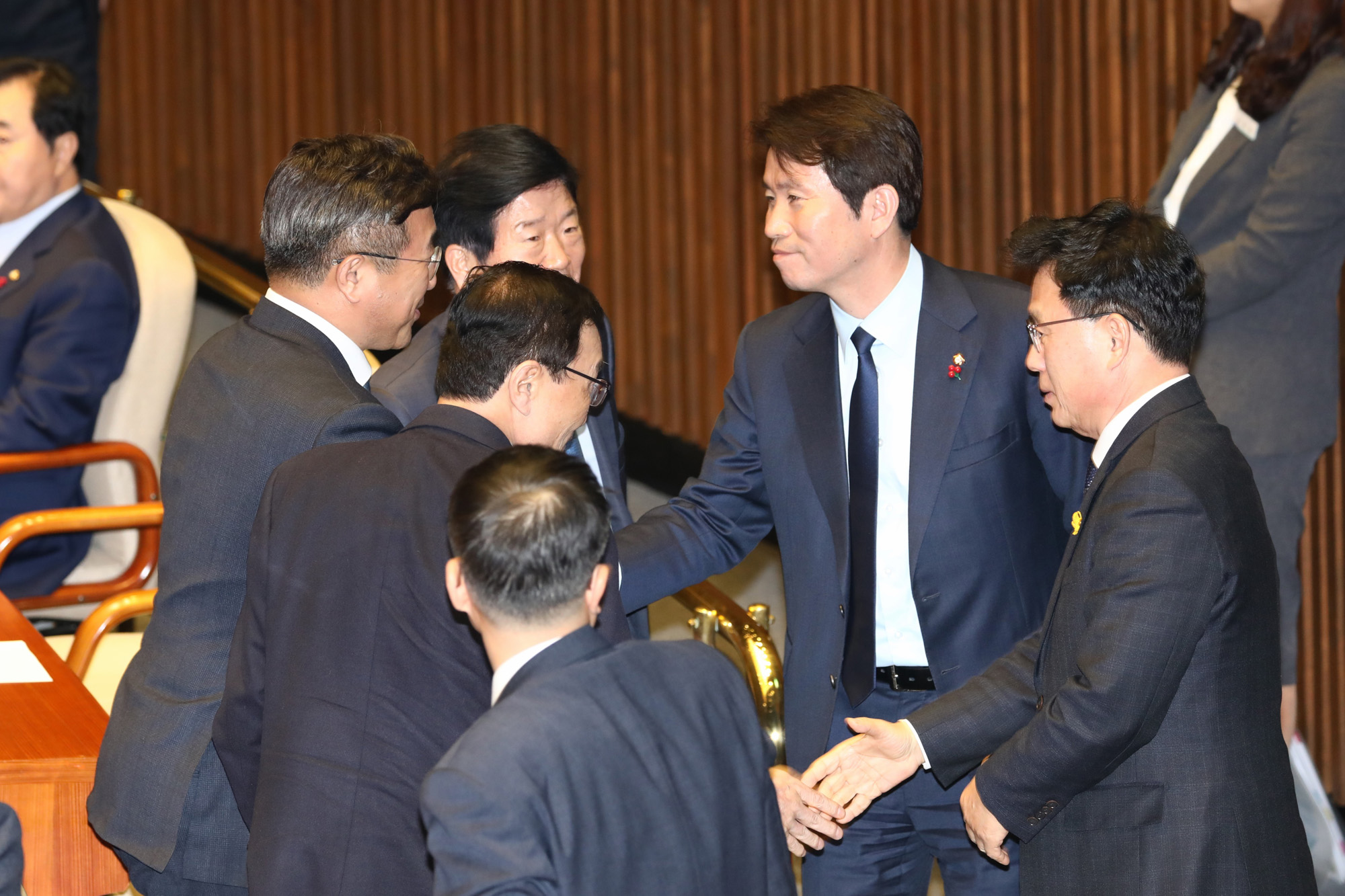 국회본회의;공수처법;이인영