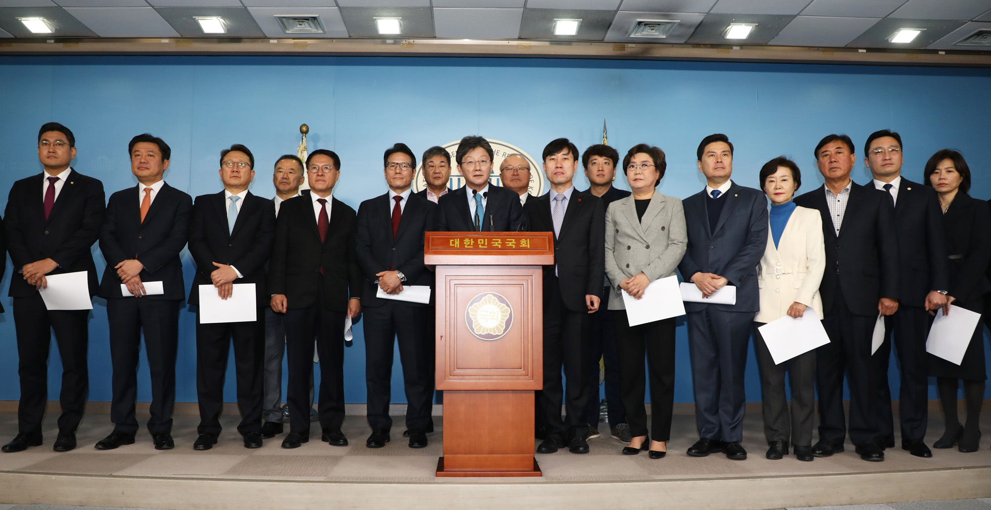 바른미래당탈당;새로운보수당창당;비당권파의원