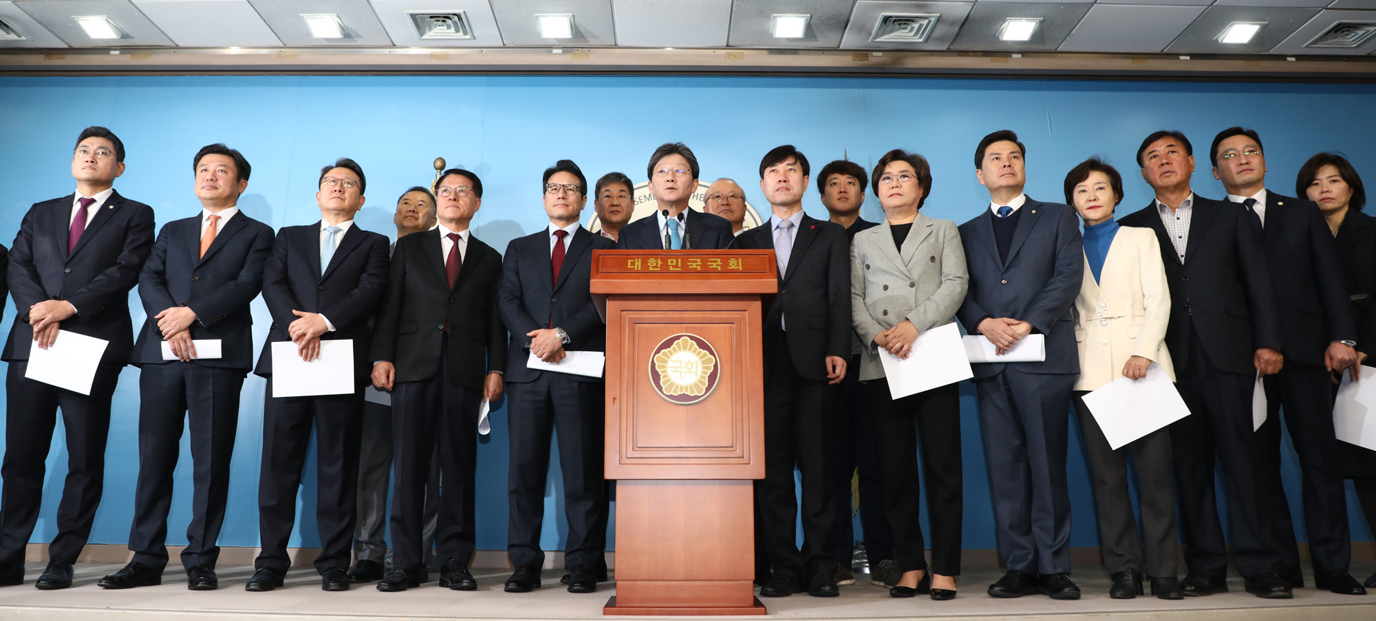 바른미래당탈당;새로운보수당창당;비당권파의원