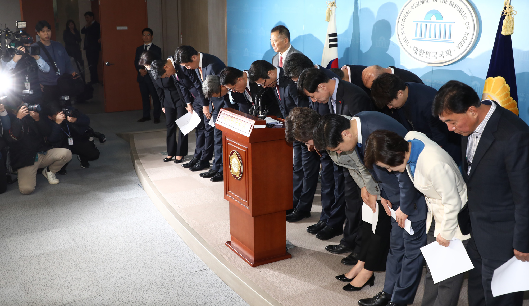 바른미래당탈당;새로운보수당창당;비당권파의원