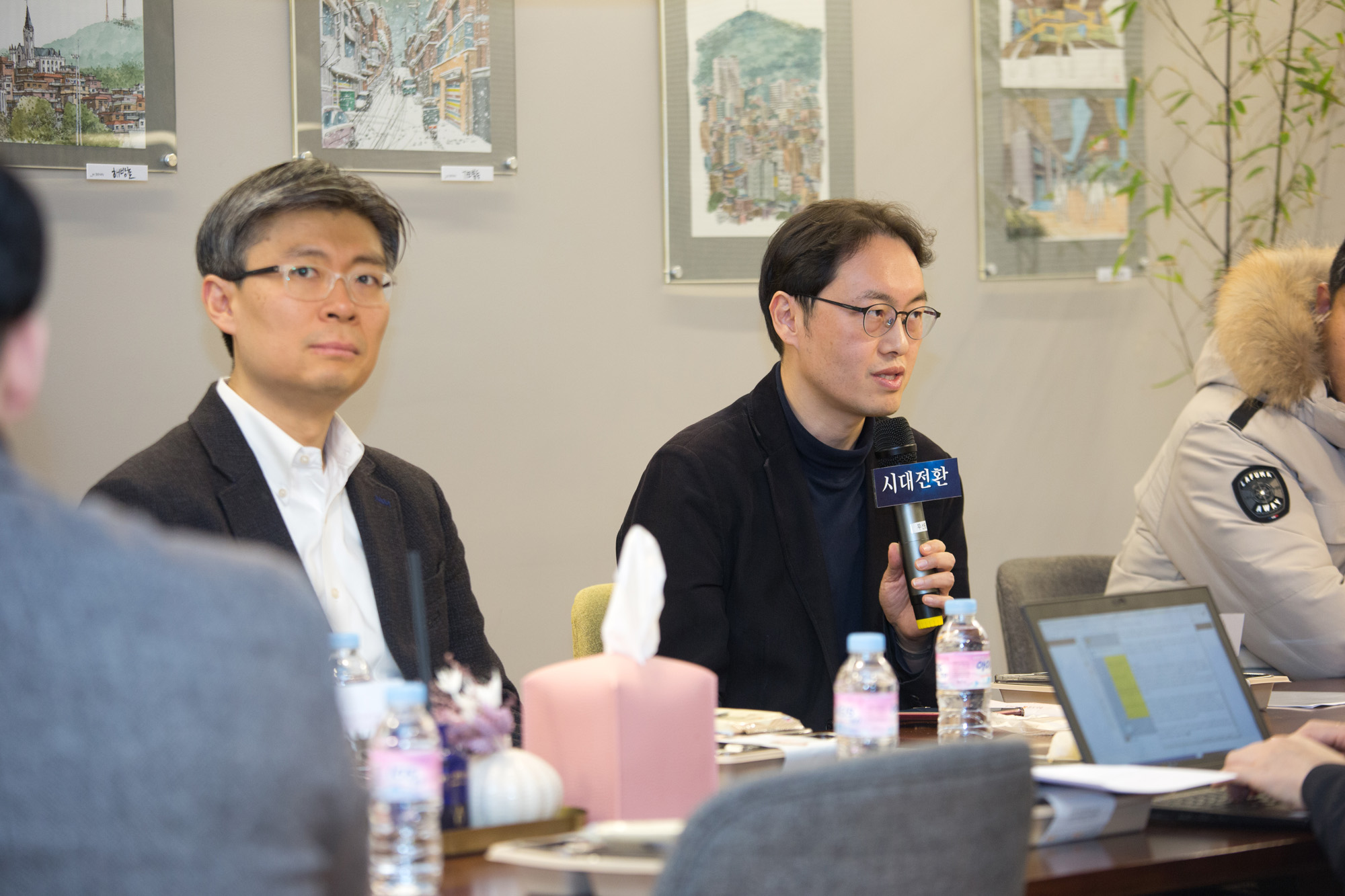 정치;시대전환;정책네트워크;30 40;직업인;솔루션